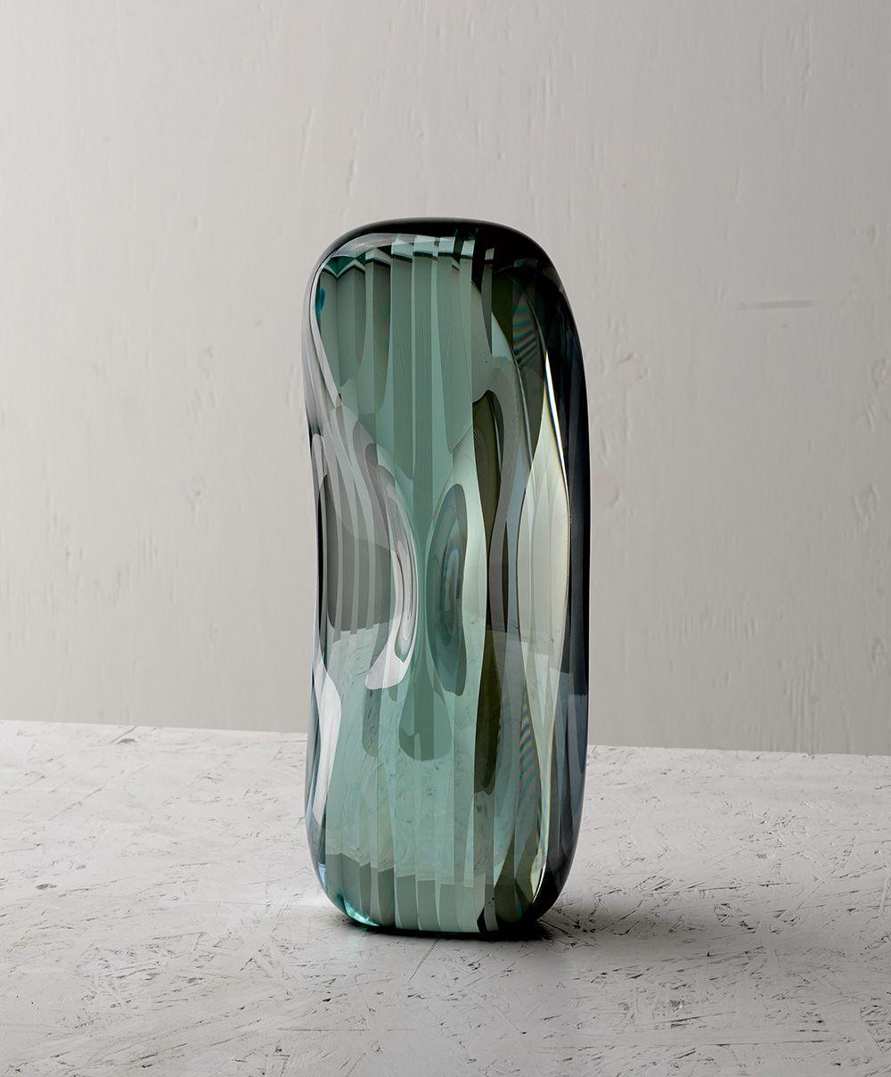 M.160302 di Toshio Iezumi - Scultura in vetro contemporanea, verde, astratta, leggera in vendita 3