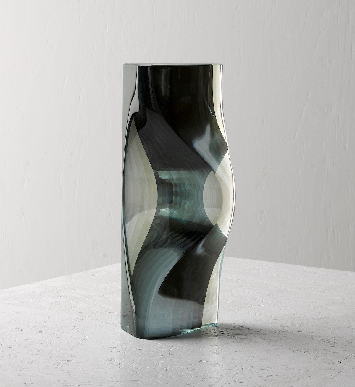 M.160303 by Toshio Iezumi - Glass vertical abstract sculpture, blue, half mirror 2
