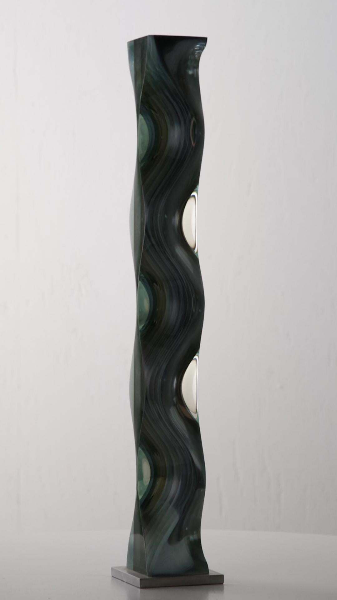 M.180601 de Toshio Iezumi - Escultura contemporánea de vidrio, verde, abstracta, fluida en venta 10