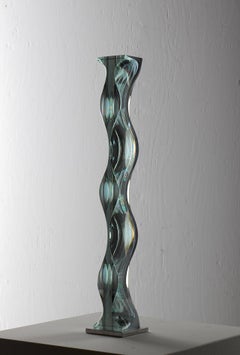 M.180601 by Toshio Iezumi - Sculpture contemporaine en verre, verte, abstraite, fluide