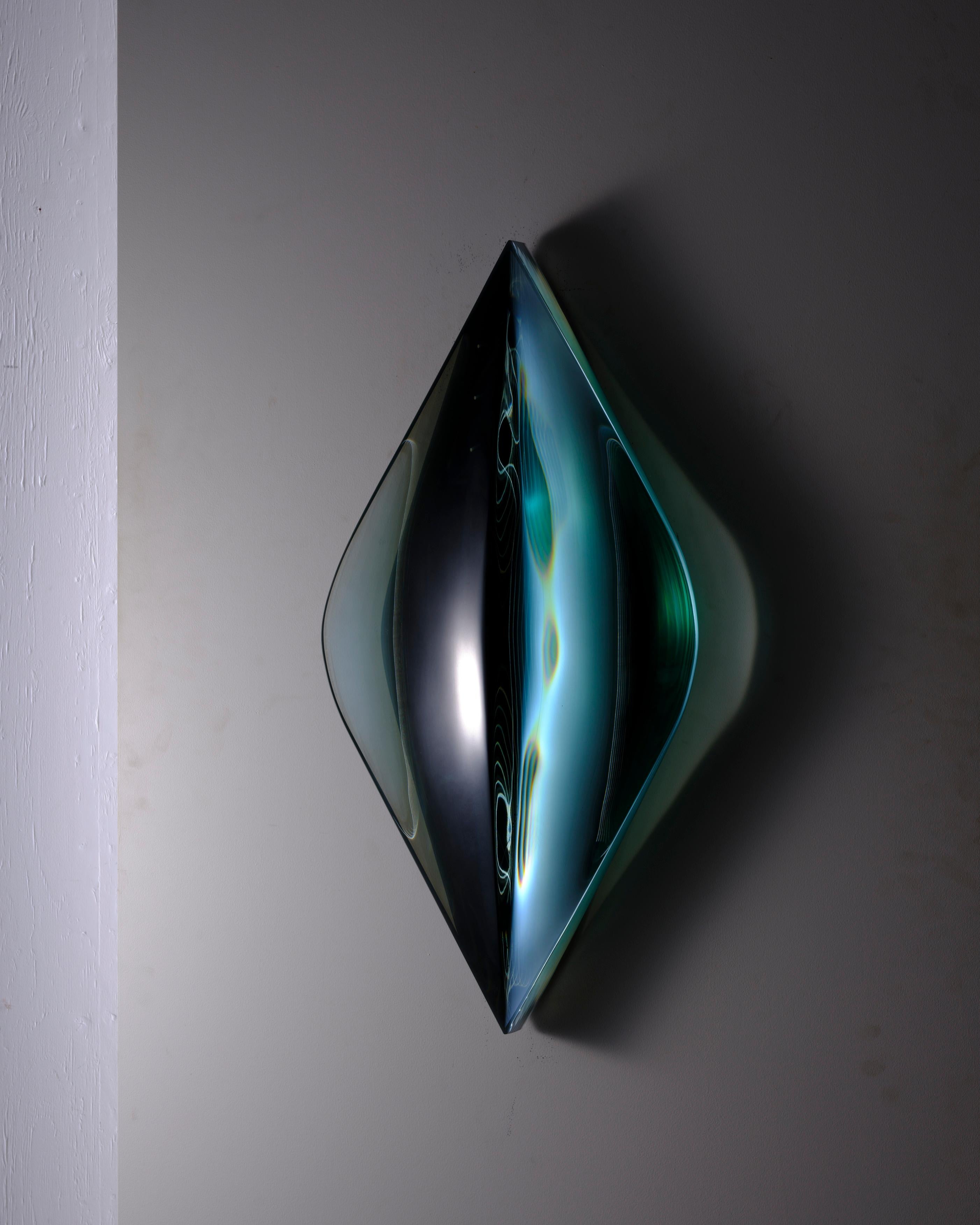 P.010502-II de Toshio Iezumi - Sculpture contemporaine en verre, verte, abstraite