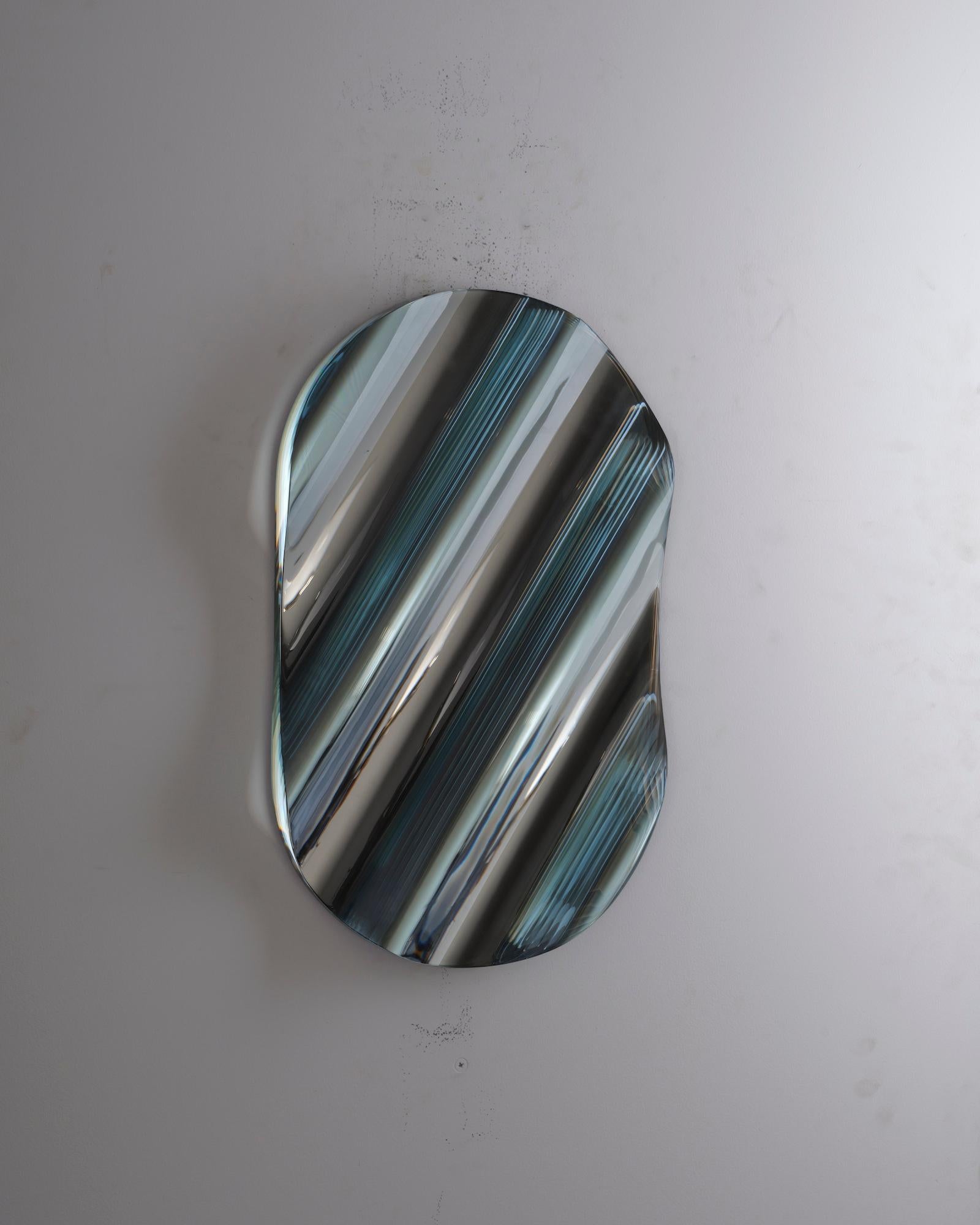 P.230501 von Toshio Iezumi - Glas, Halbspiegel, abstrakt, Wandskulptur im Angebot 1