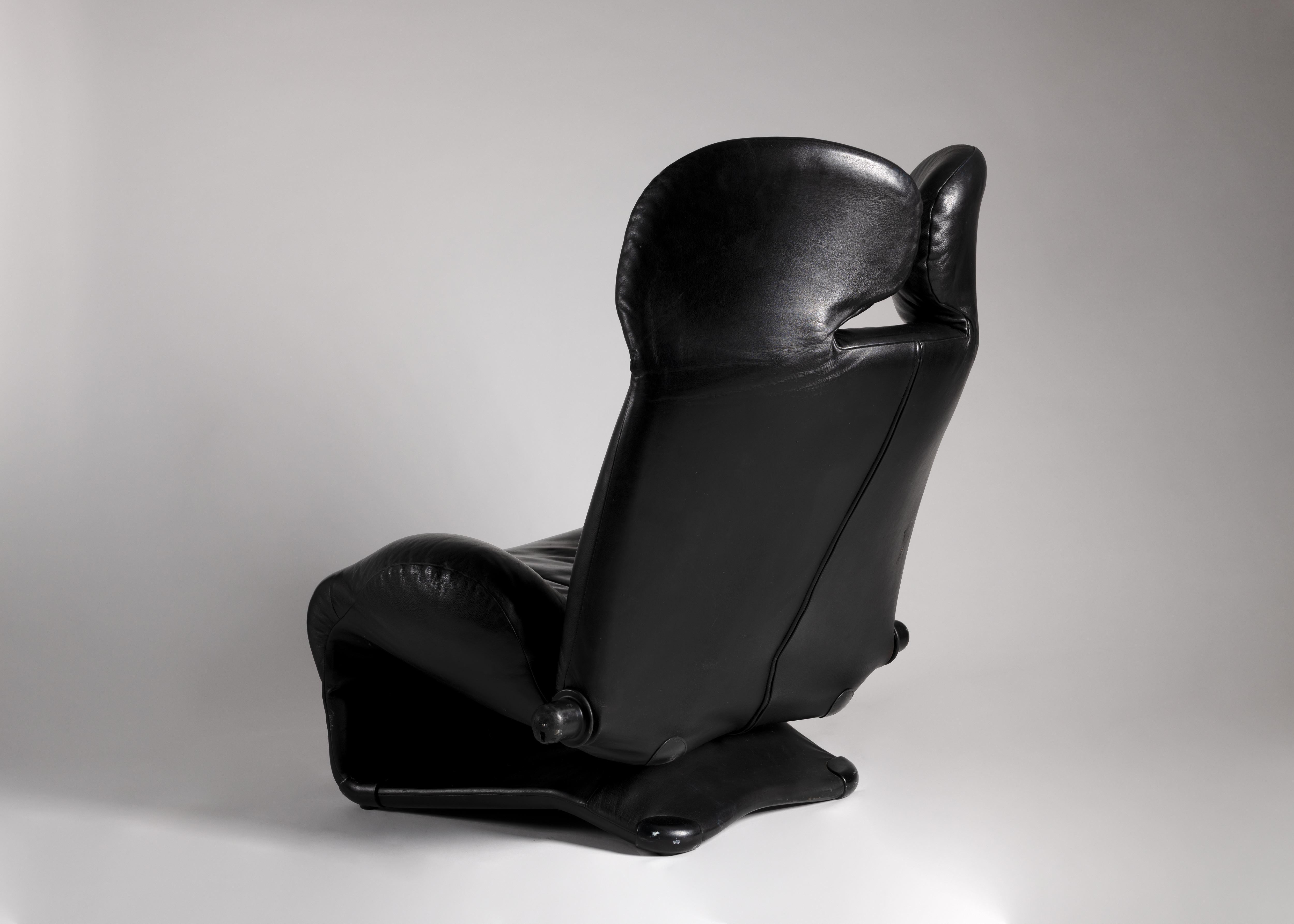 Italian Toshiyuki Kita for Cassina, Wink, Adjustable Lounge Chair, Italy, circa 1980