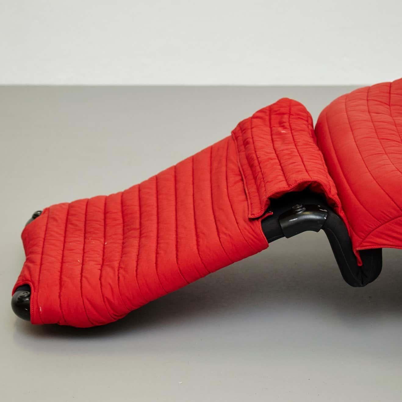 Toshiyuki Kita Wink 111 Armchair in Black and Red by Cassina, circa 1980 For Sale 1