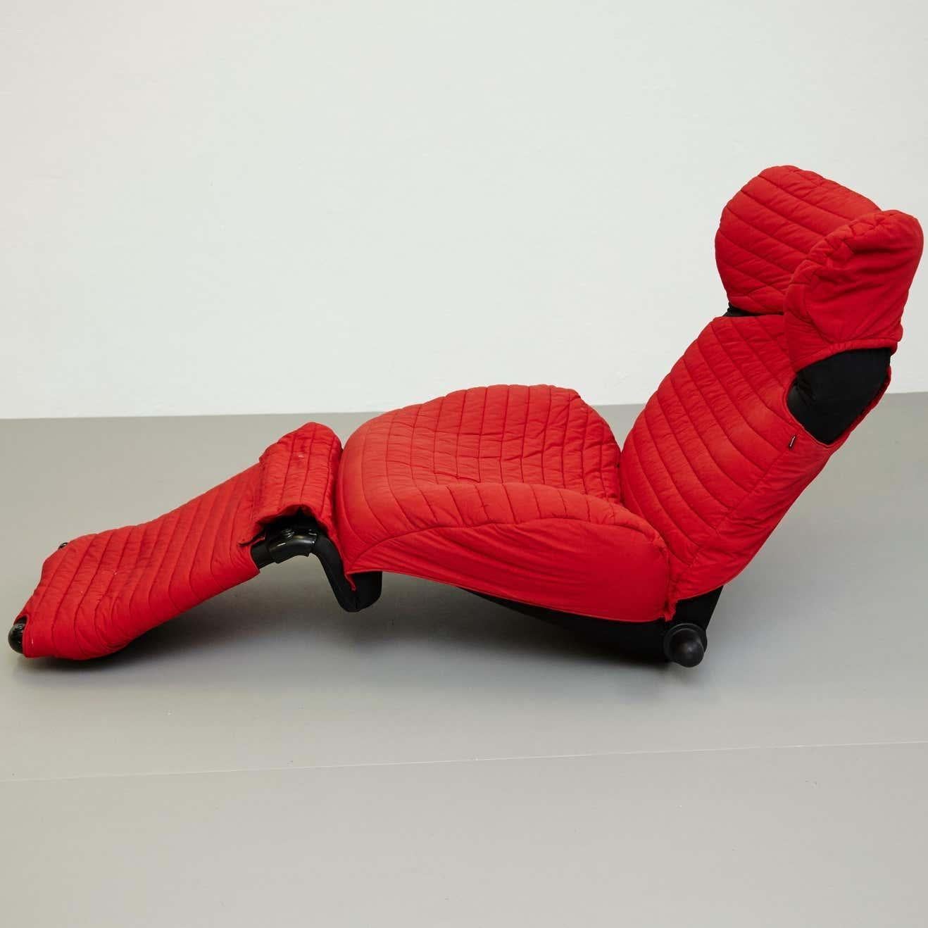 Steel Toshiyuki Kita Wink 111 Armchair in Black and Red by Cassina, circa 1980 For Sale