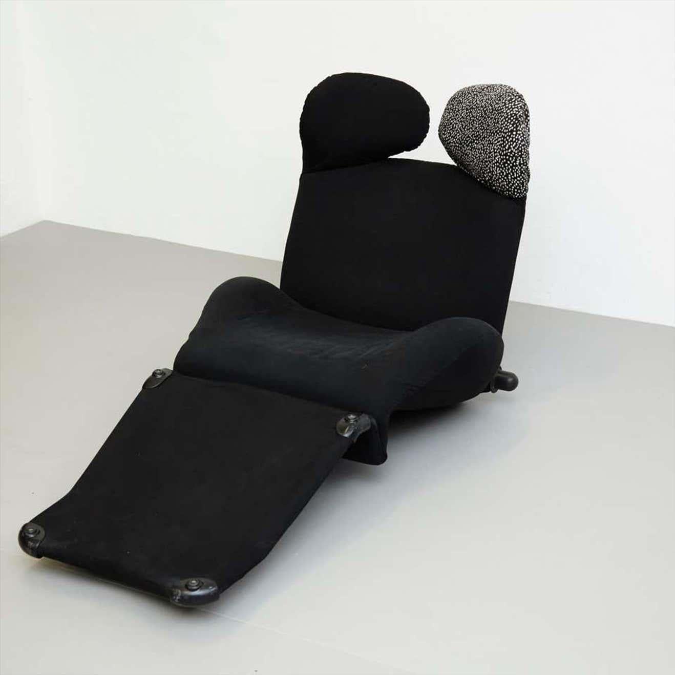 Italian Toshiyuki Kita Wink 111 Armchair in Black by Cassina, circa 1980 For Sale