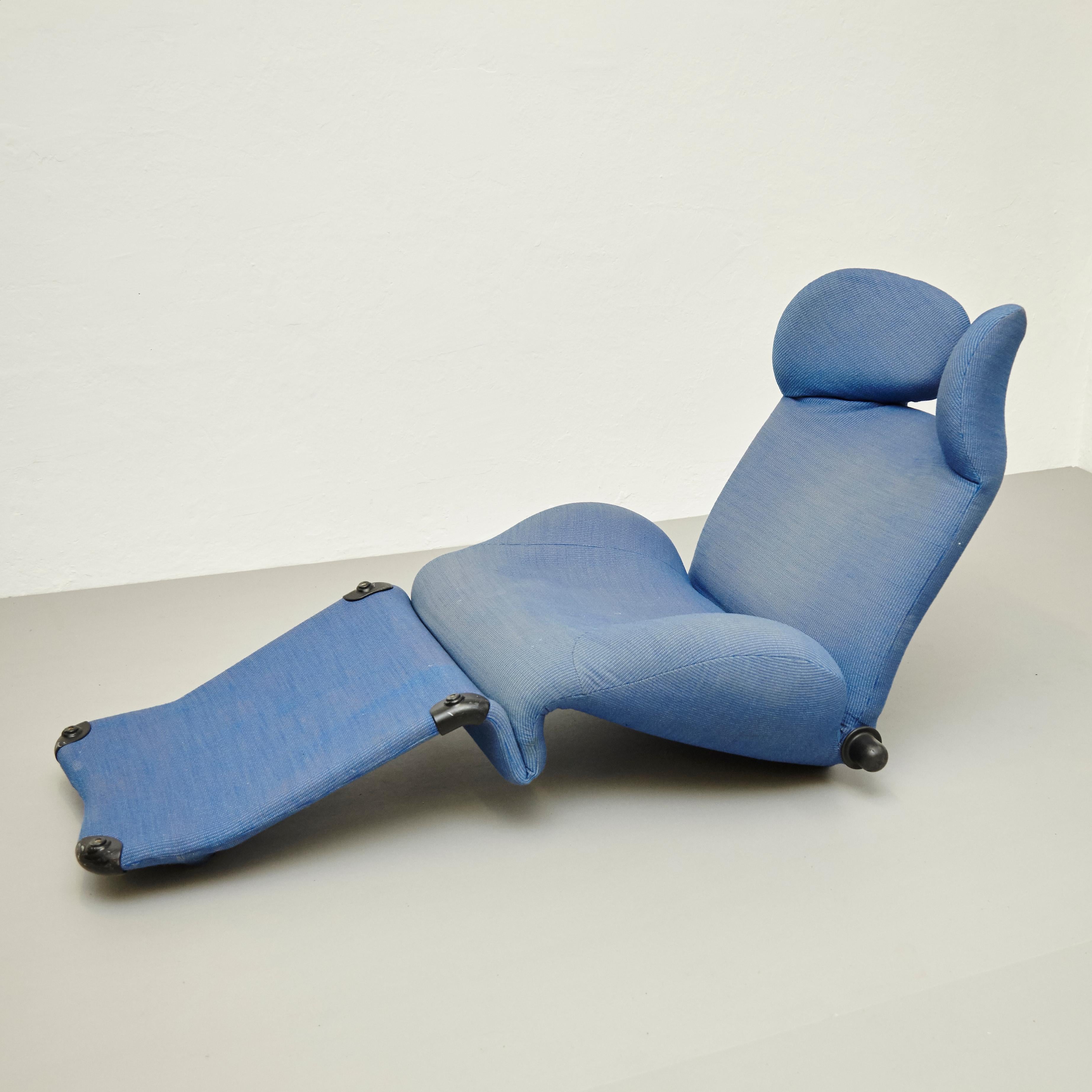 Toshiyuki Kita Wink 111 Armchair in Blue by Cassina, circa 1980 In Good Condition In Barcelona, Barcelona