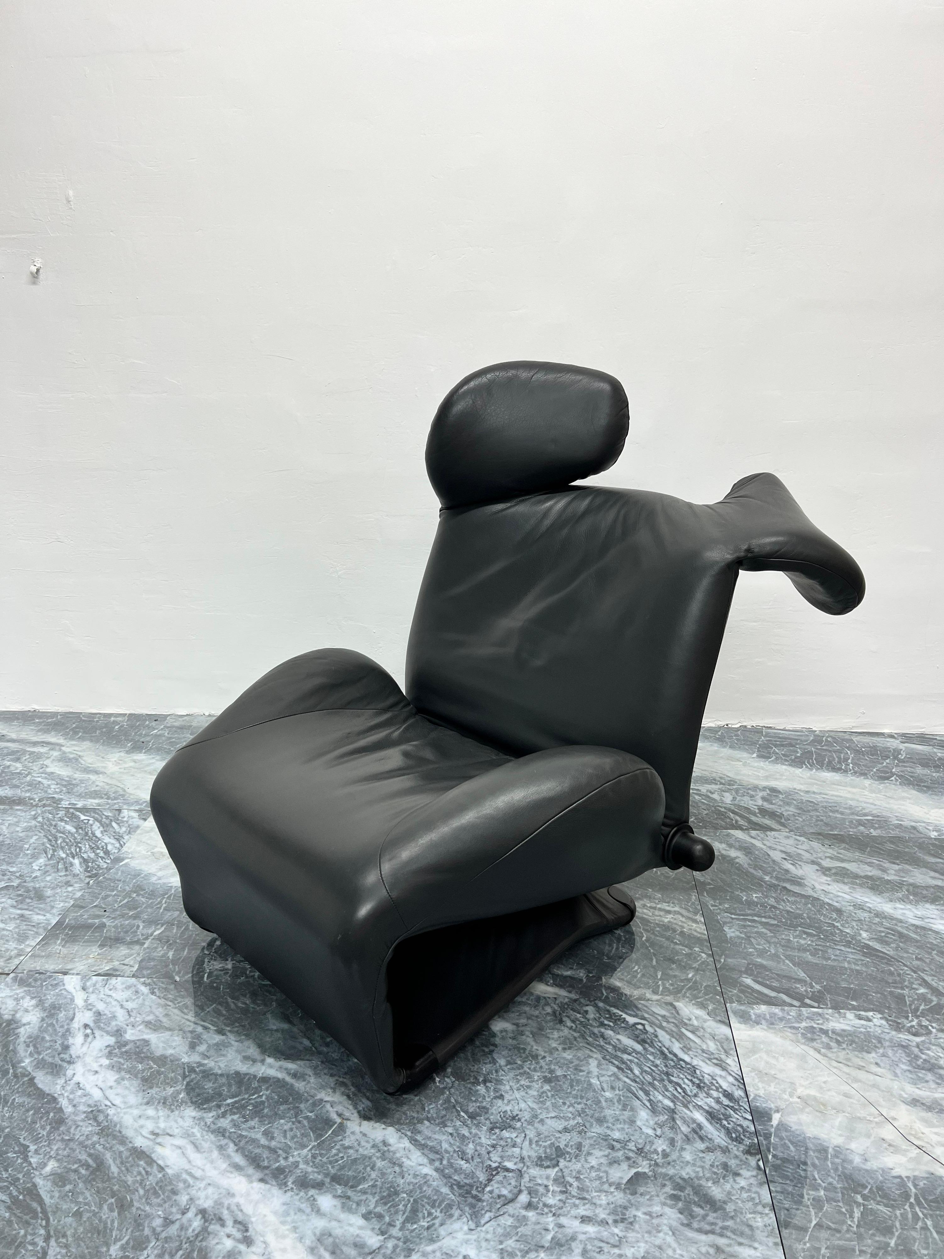 Post-Modern Toshiyuki Kita Wink Charcoal Gray Leather Lounge Chair for Cassina, 1980s For Sale