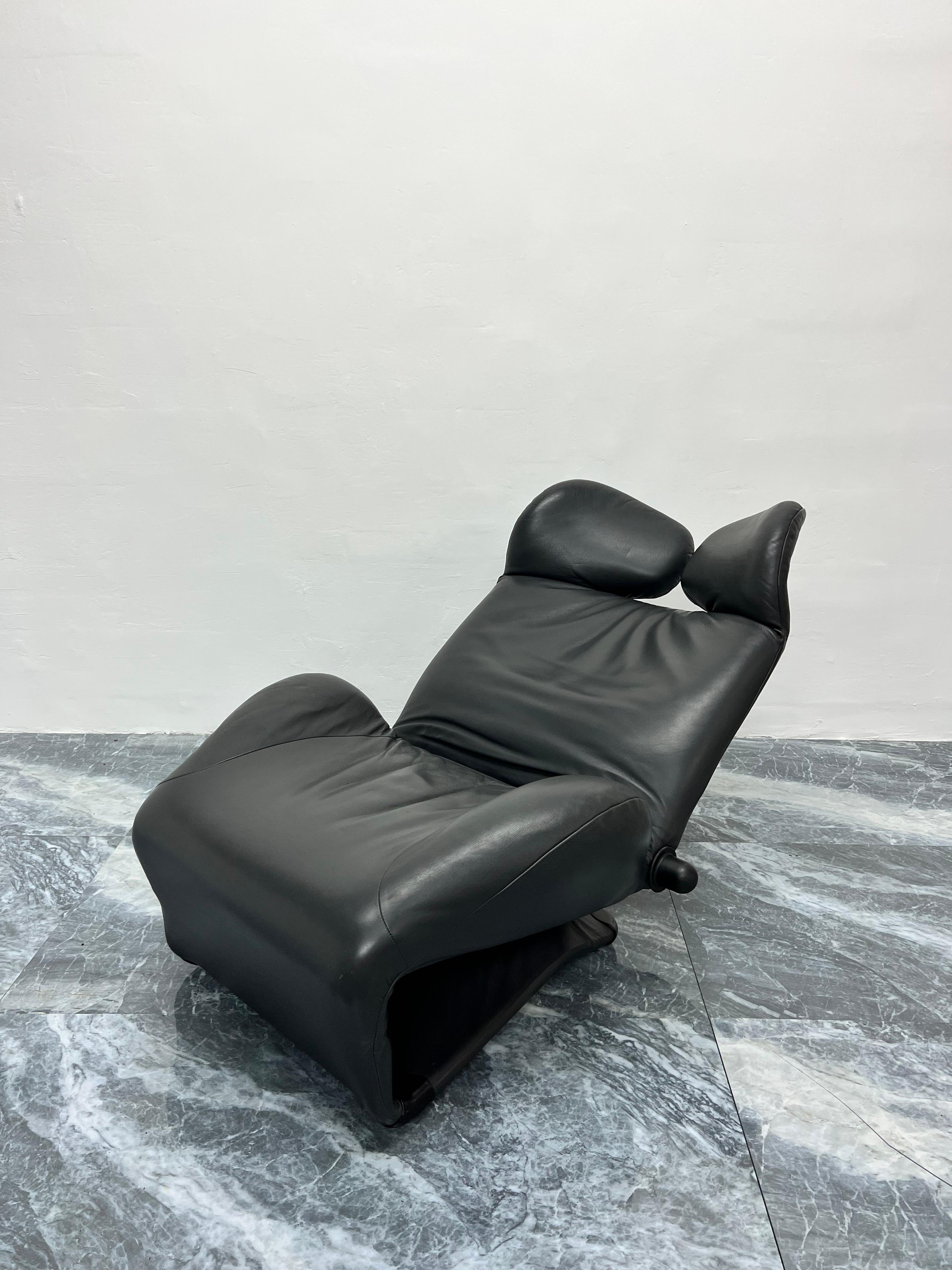 Italian Toshiyuki Kita Wink Charcoal Gray Leather Lounge Chair for Cassina, 1980s For Sale