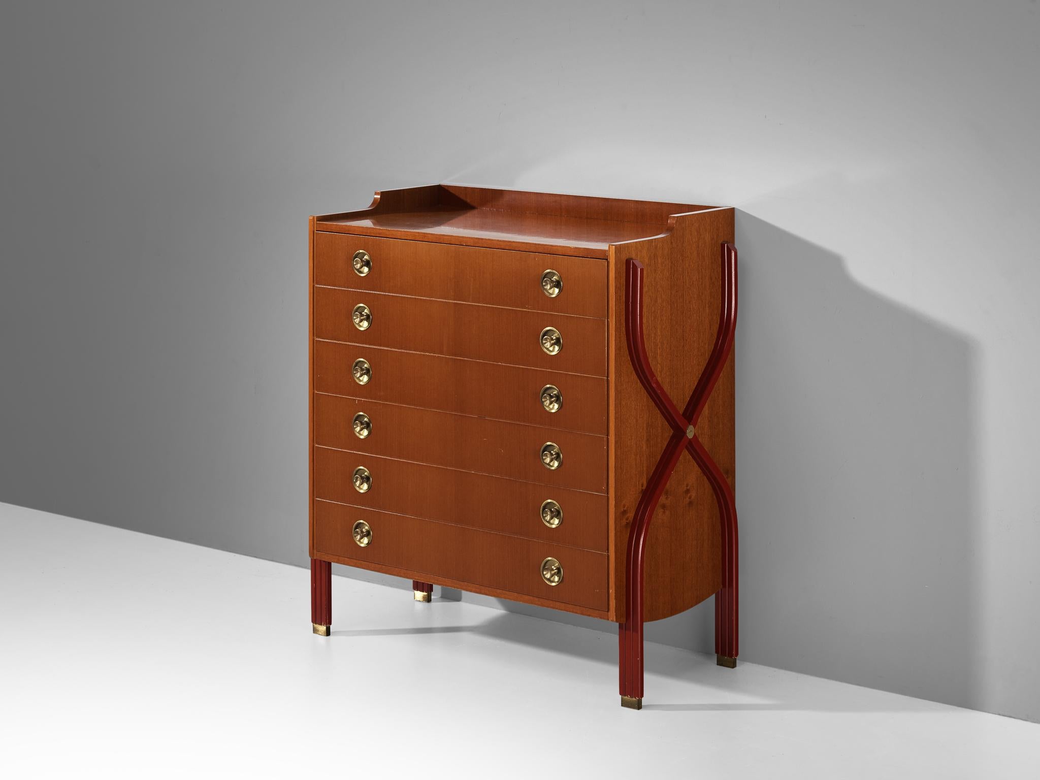 Tosi Arredamenti, chest of drawers, mahogany, brass, lacquered wood, Italy, 1960s

This exquisite chest of drawers, crafted by Tosi Arredamenti, promises to imbue one's bedroom with an air of elegance and sophistication. The cabinet with its