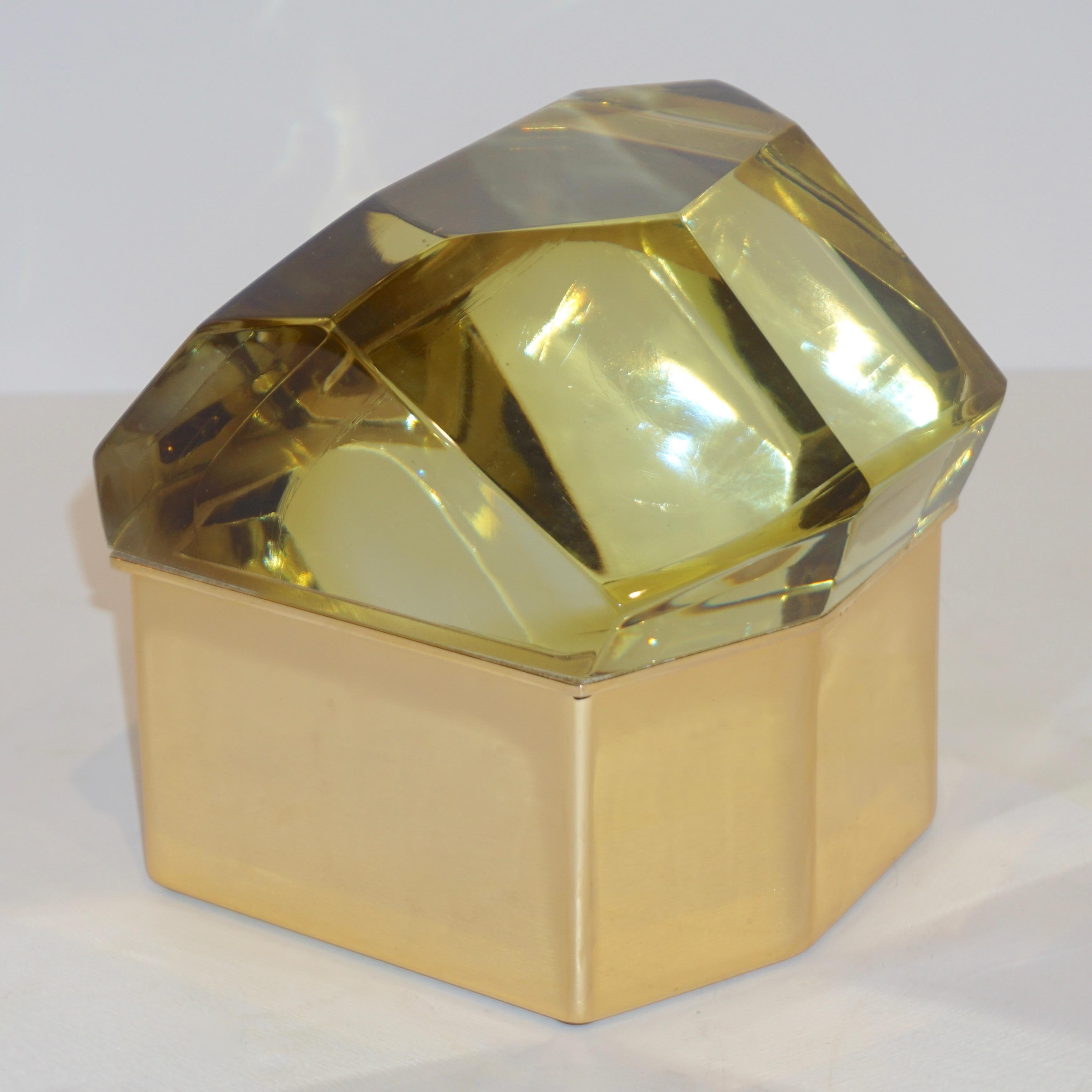Hand-Crafted Toso Italian Modern Diamond-Shaped Gold Murano Glass and Brass Jewel-Like Box