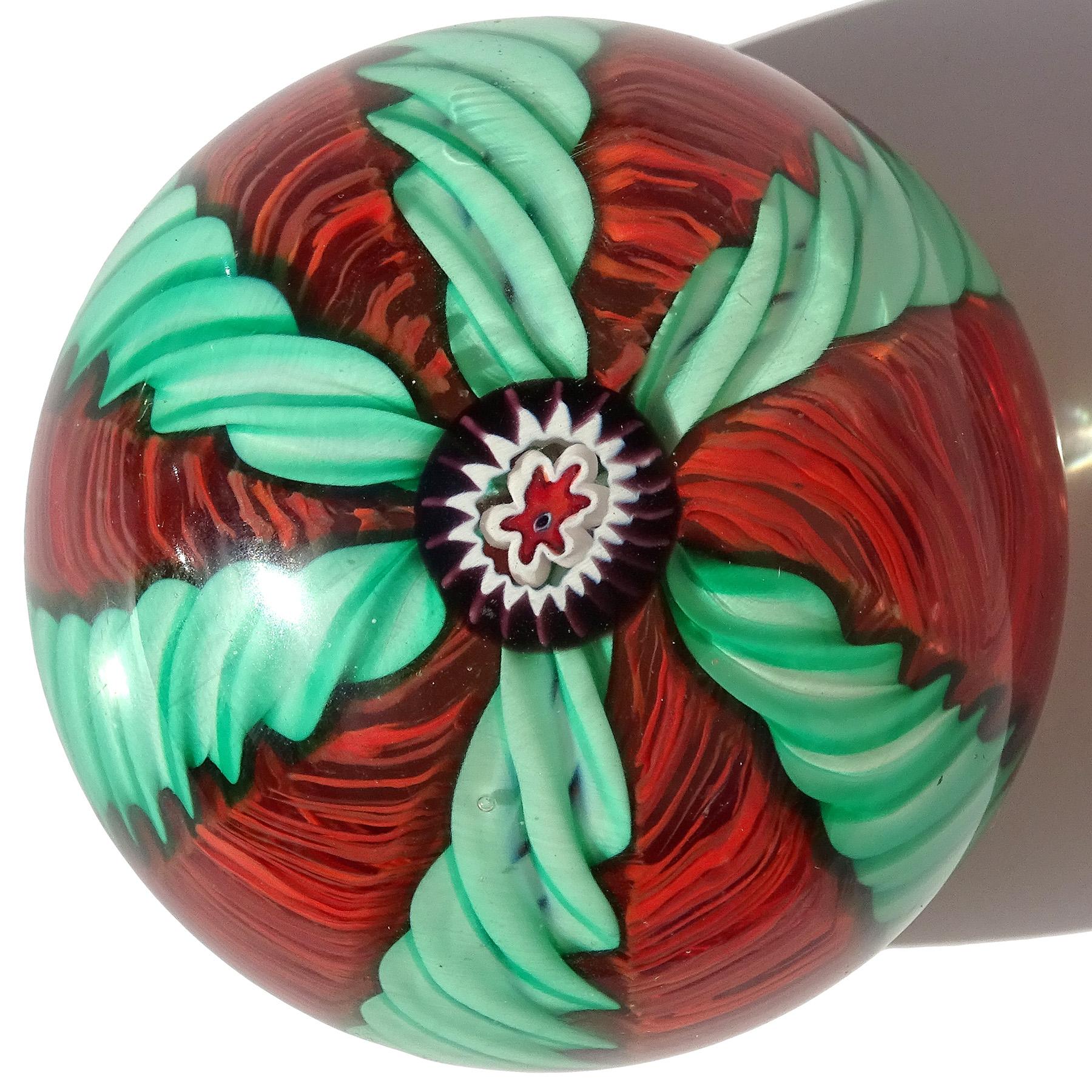 Fait main Presse-papiers italiens Toso Murano vert orange Millefiori Flower en vente