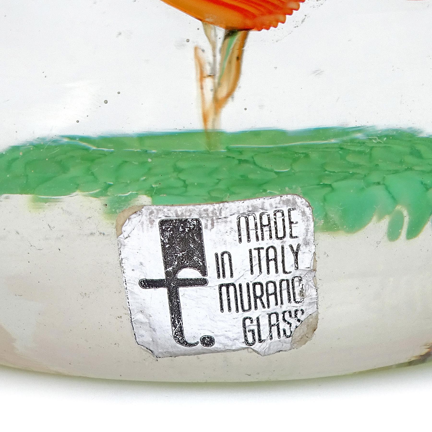 Presse-papiers italiens Toso Murano vert orange Millefiori Flower en vente 2