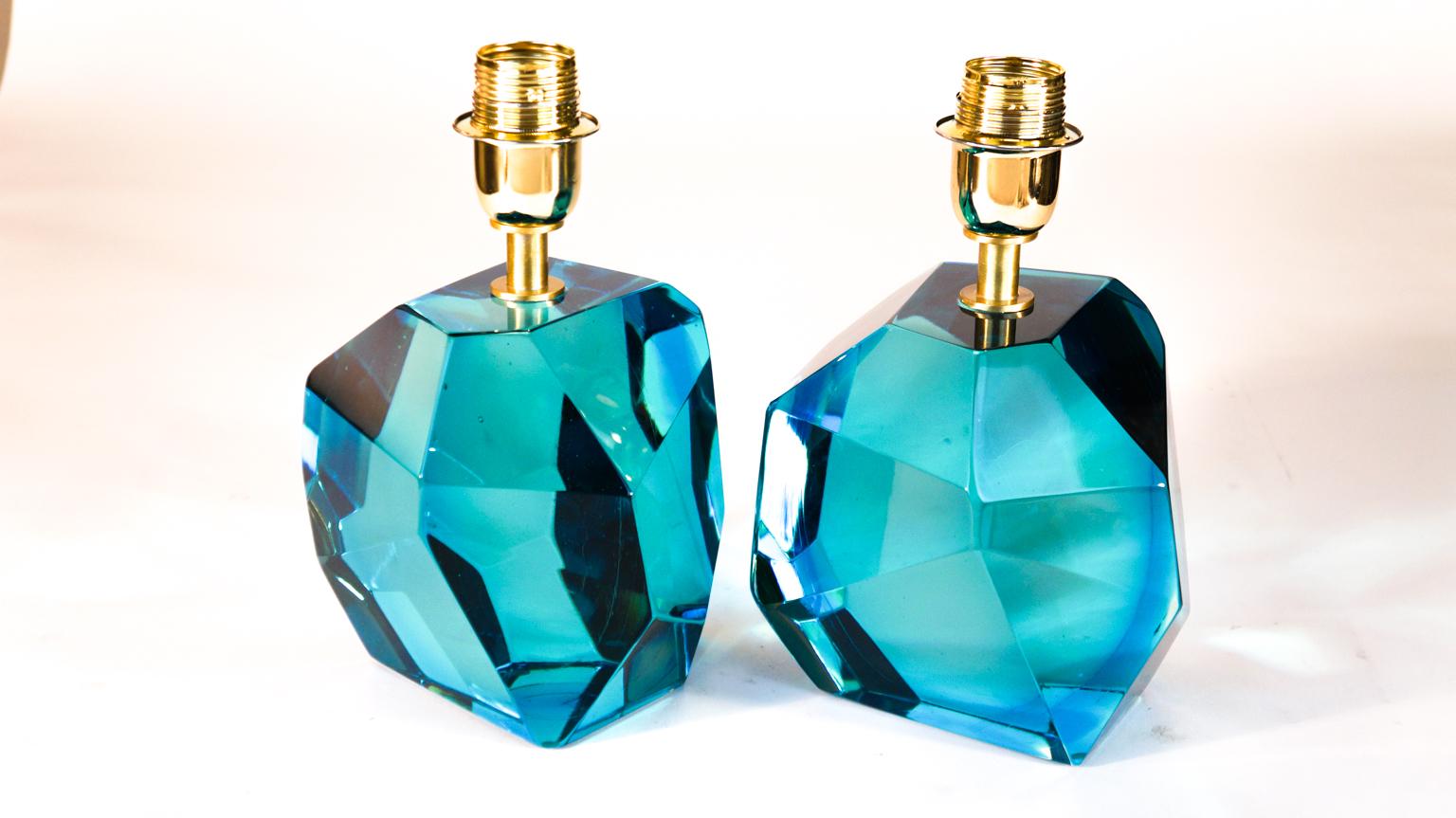 Toso - Paire de lampes de bureau en verre de Murano à motif aigue-marine, facettées, années 1994 en vente 3