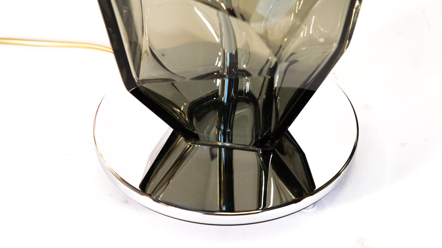 Toso Murano Coppia di lampade da tavolo in vetro veneziano grigio sfaccettato, 1991 in vendita 3