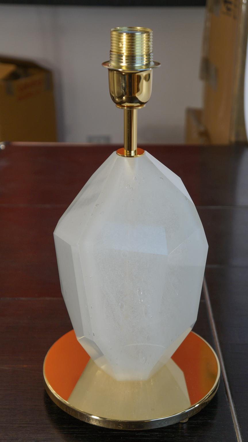 Fait main Toso Murano paire de lampes de bureau italiennes en verre vénitien blanc à facettes massives, 1990 en vente