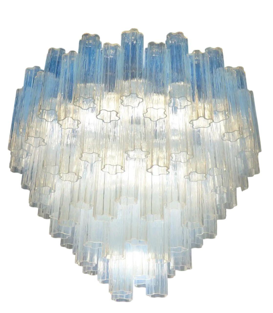 Lámpara de cristal de Murano opalino Toso Vetri D'Arte. Italia, 1984. Italiano en venta