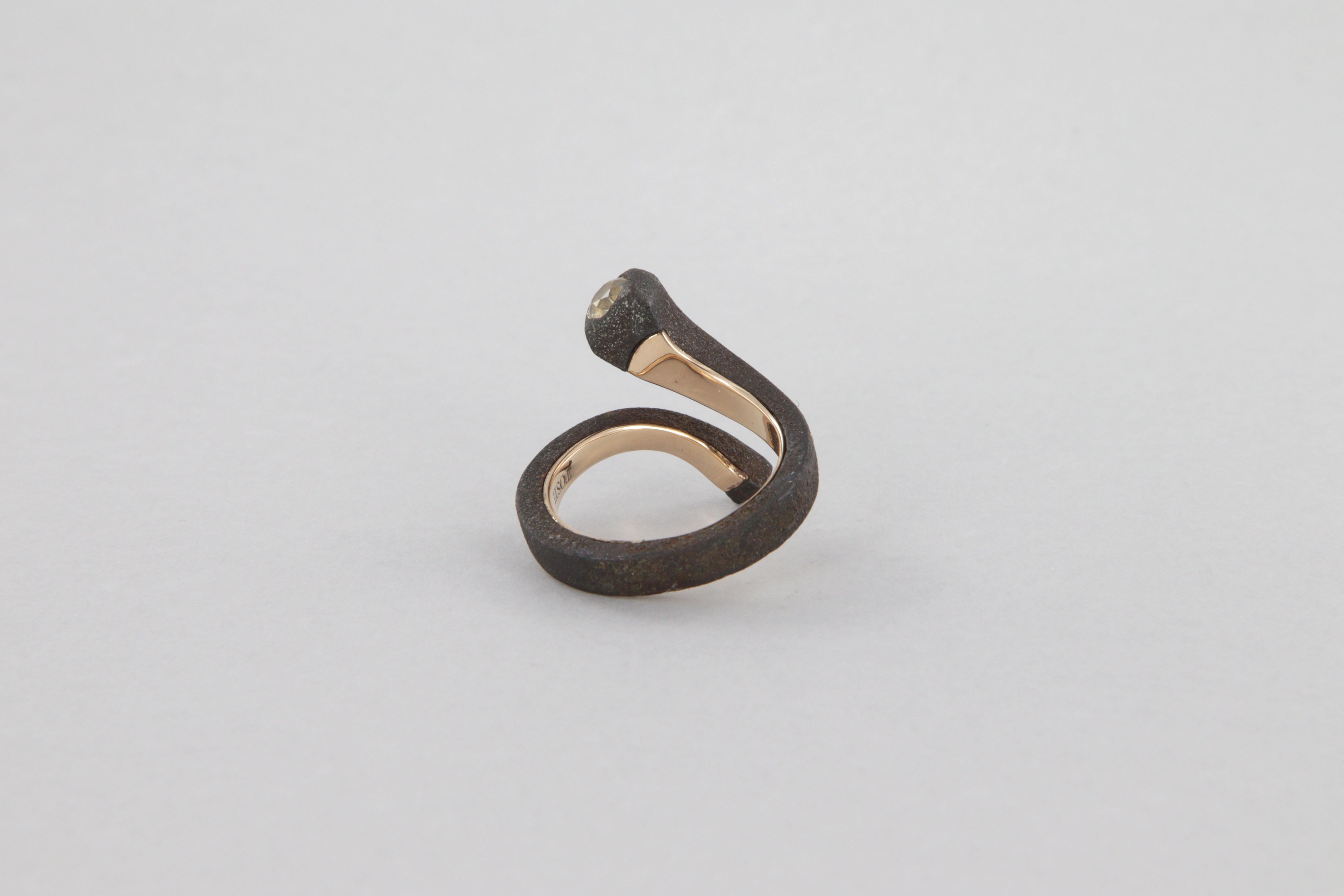 Bague avec diamants de taille ancienne en fer et or en vente 3