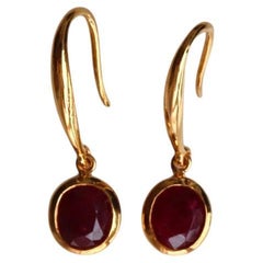 Orecchino di rubino non riscaldato di Birmania da 2,32ct (orecchini a gancio di rubino)