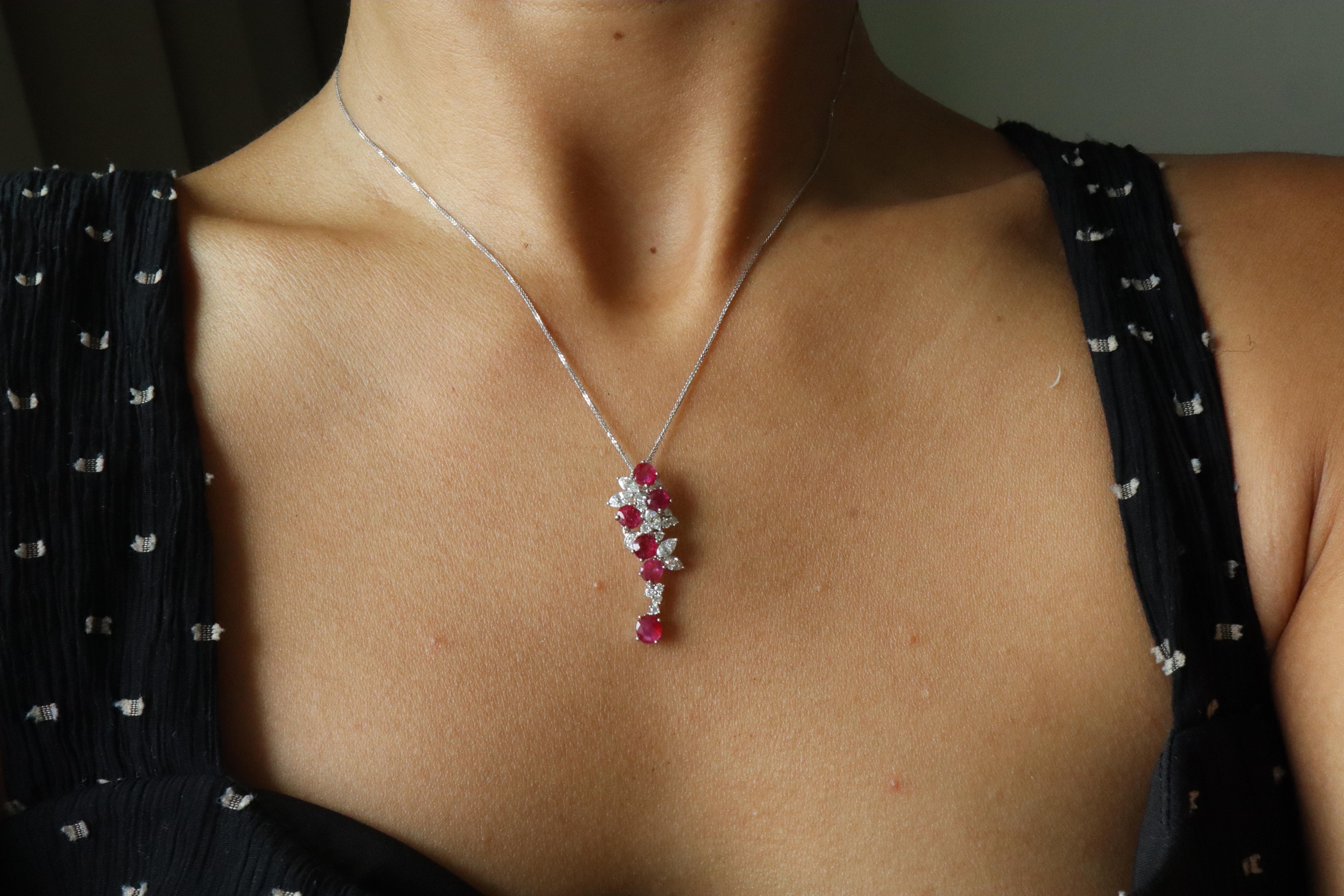 Total 2.44Ct Burma No Heat Ruby Floral Anhänger Damen