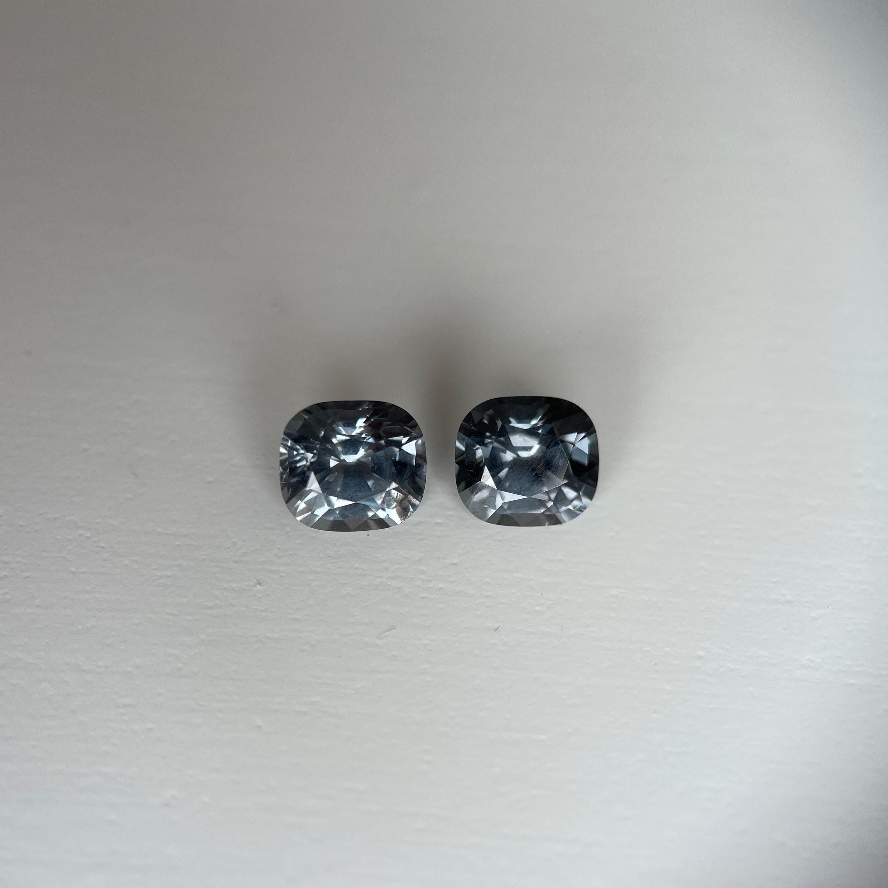 Art Déco Coppia di spinelli grigi (di alta qualità) tagliati con precisione per un totale di 2,69ct in vendita
