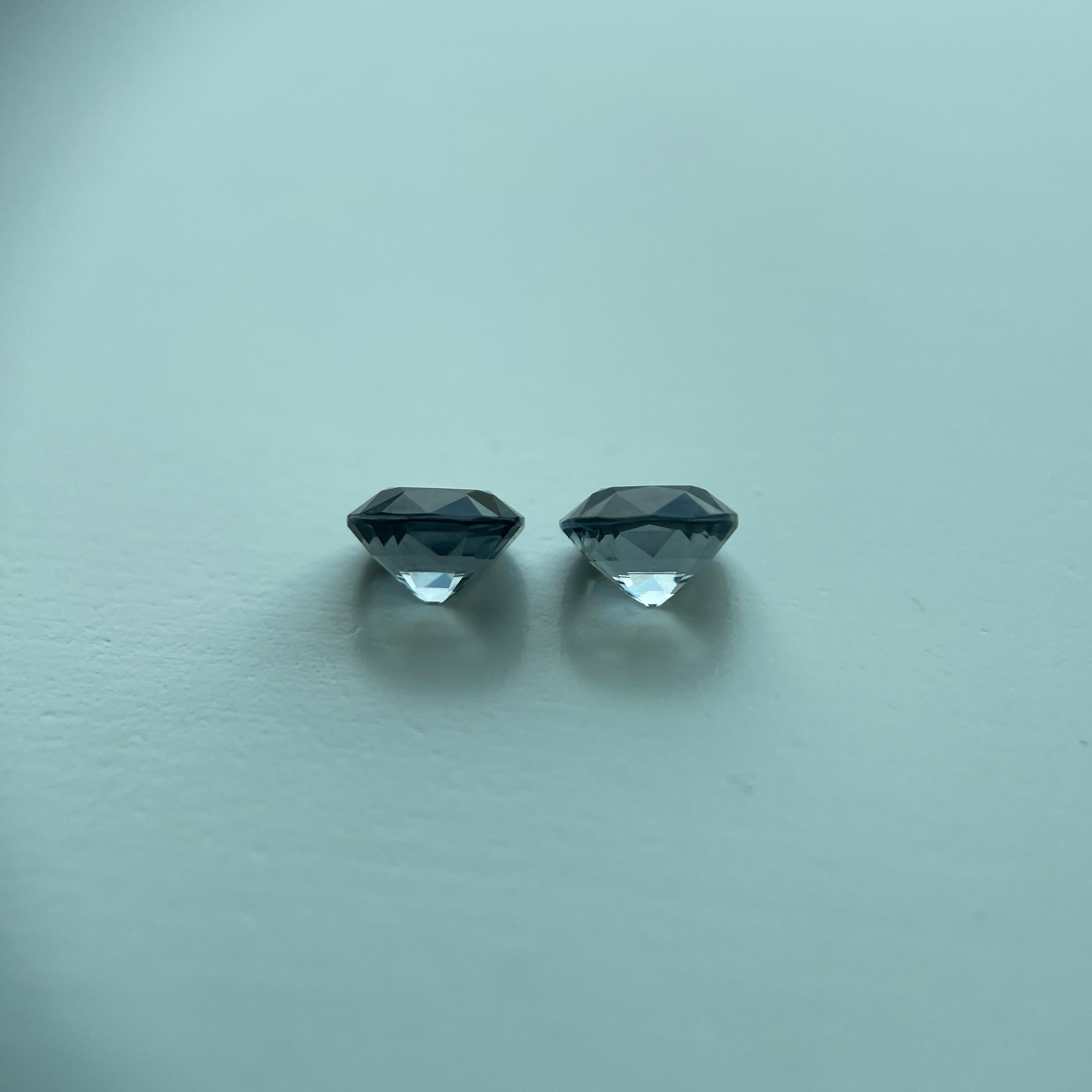 Coppia di spinelli grigi (di alta qualità) tagliati con precisione per un totale di 2,69ct In condizioni Nuovo in vendita a Singapore, SG