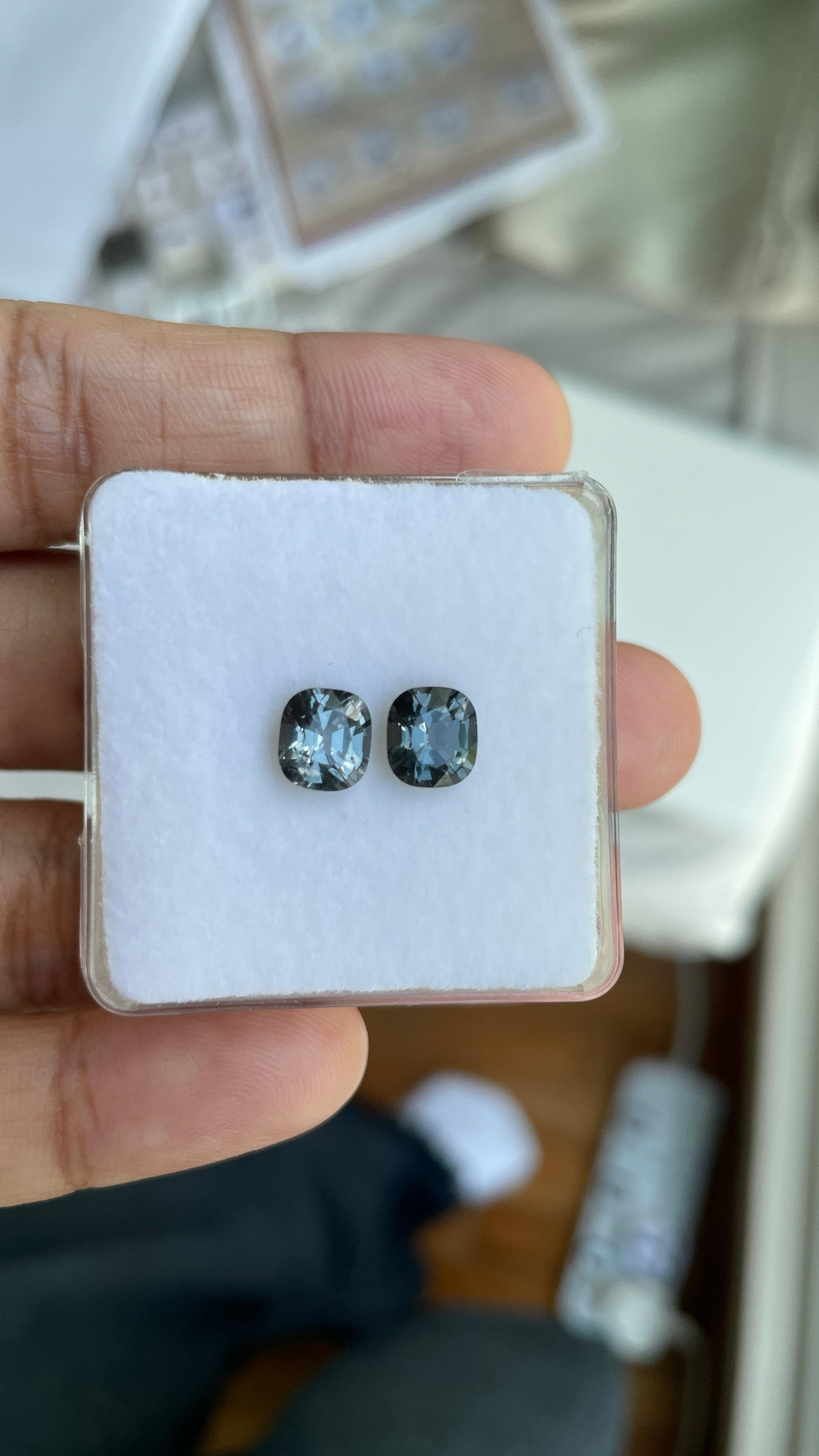 Coppia di spinelli grigi (di alta qualità) tagliati con precisione per un totale di 2,69ct in vendita 3