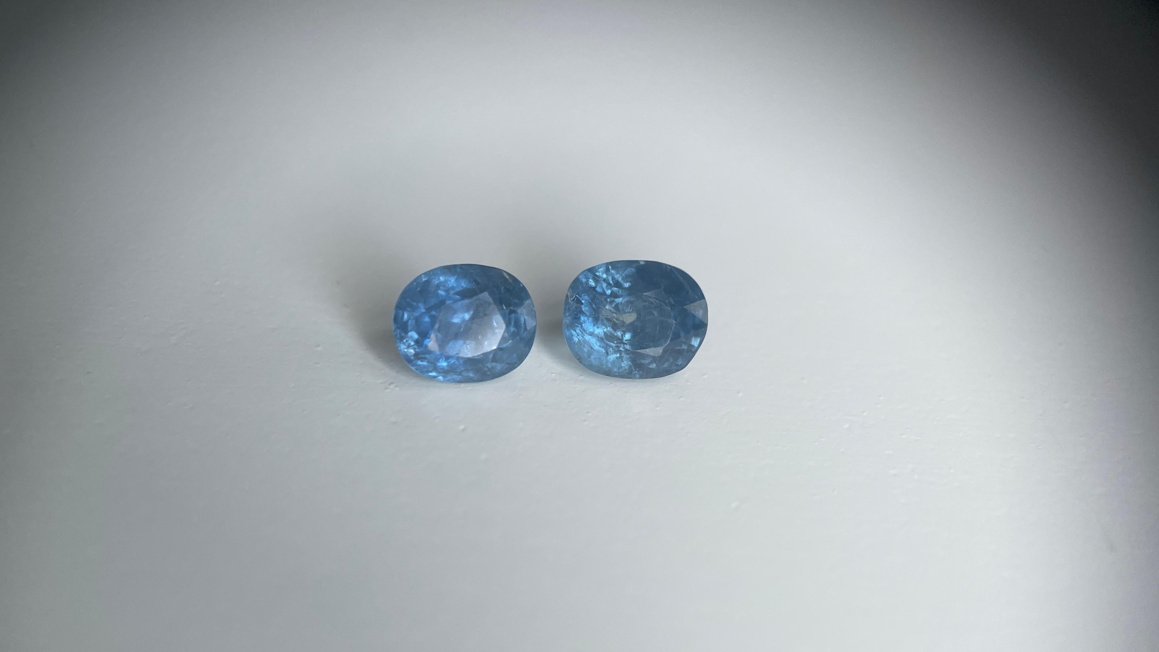 Pareja de zafiros azules birmanos sin calentar de 3,69 ct totales en Nuevo estado para la venta en Singapore, SG