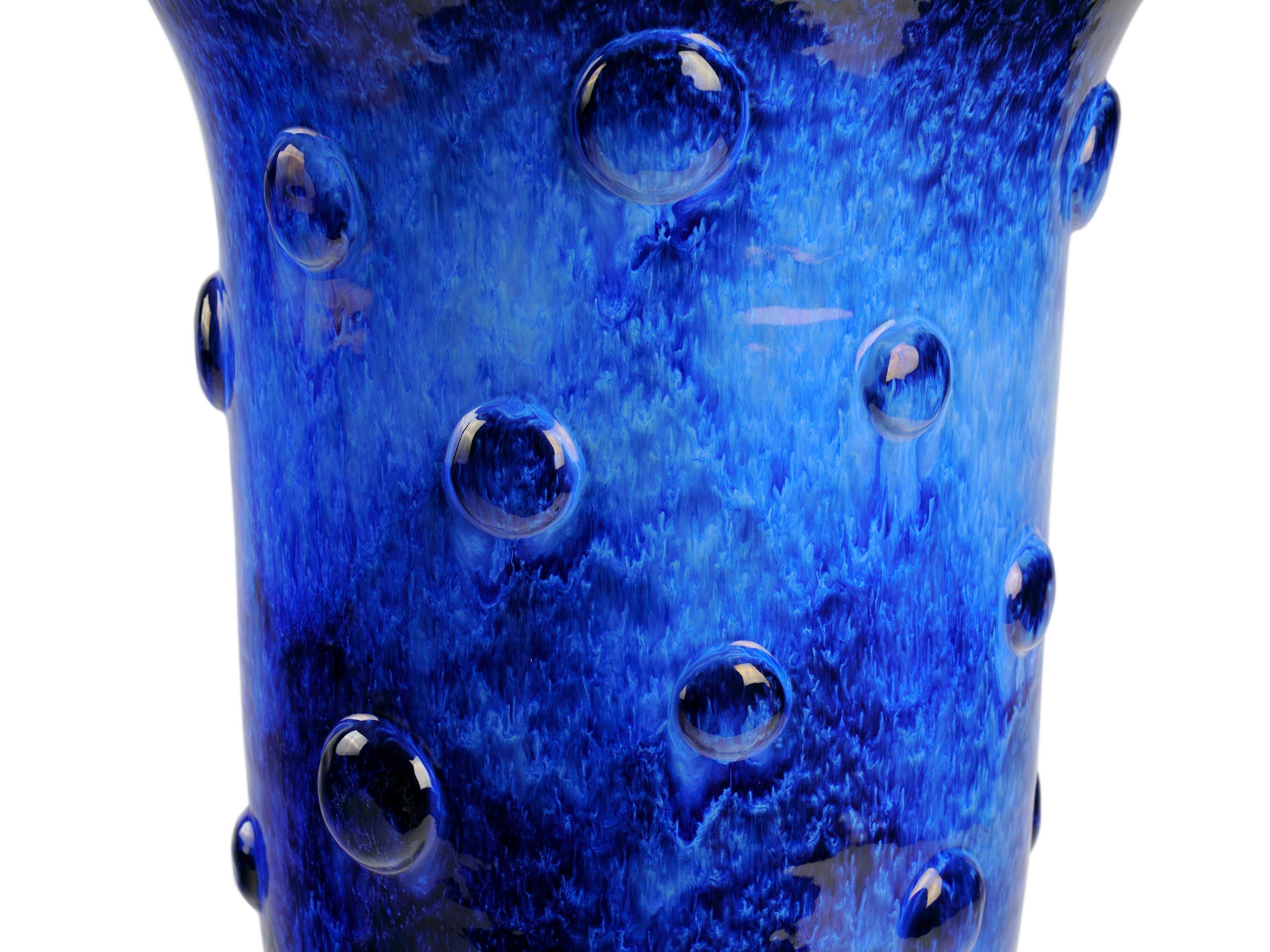 Vase en majolique bleu cobalt, vase ou sculpture de centre de table en céramique faite main, Italie en vente 1