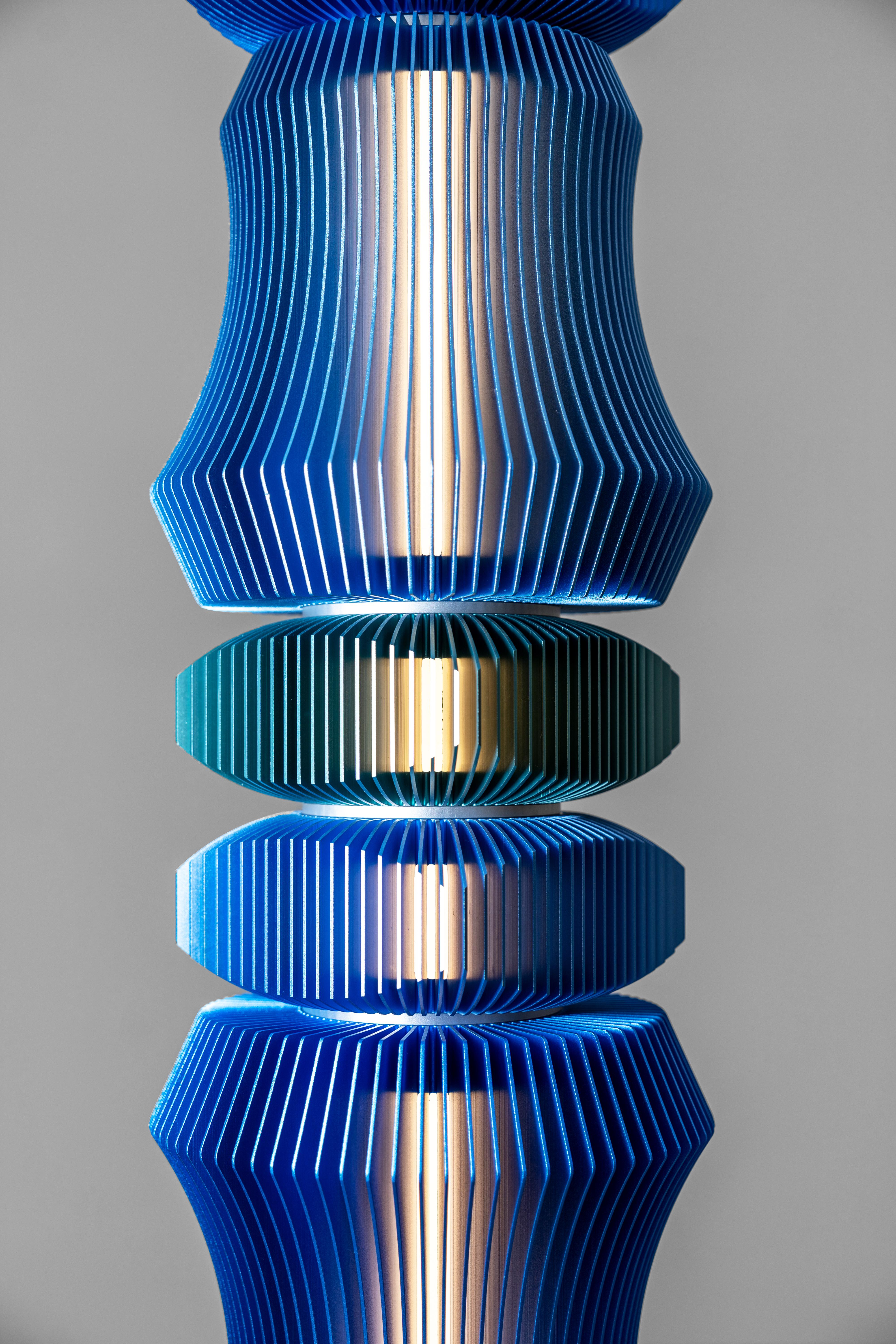 TOTEM-1 by Michael Young, lampadaire au design Contemporary en vente 3