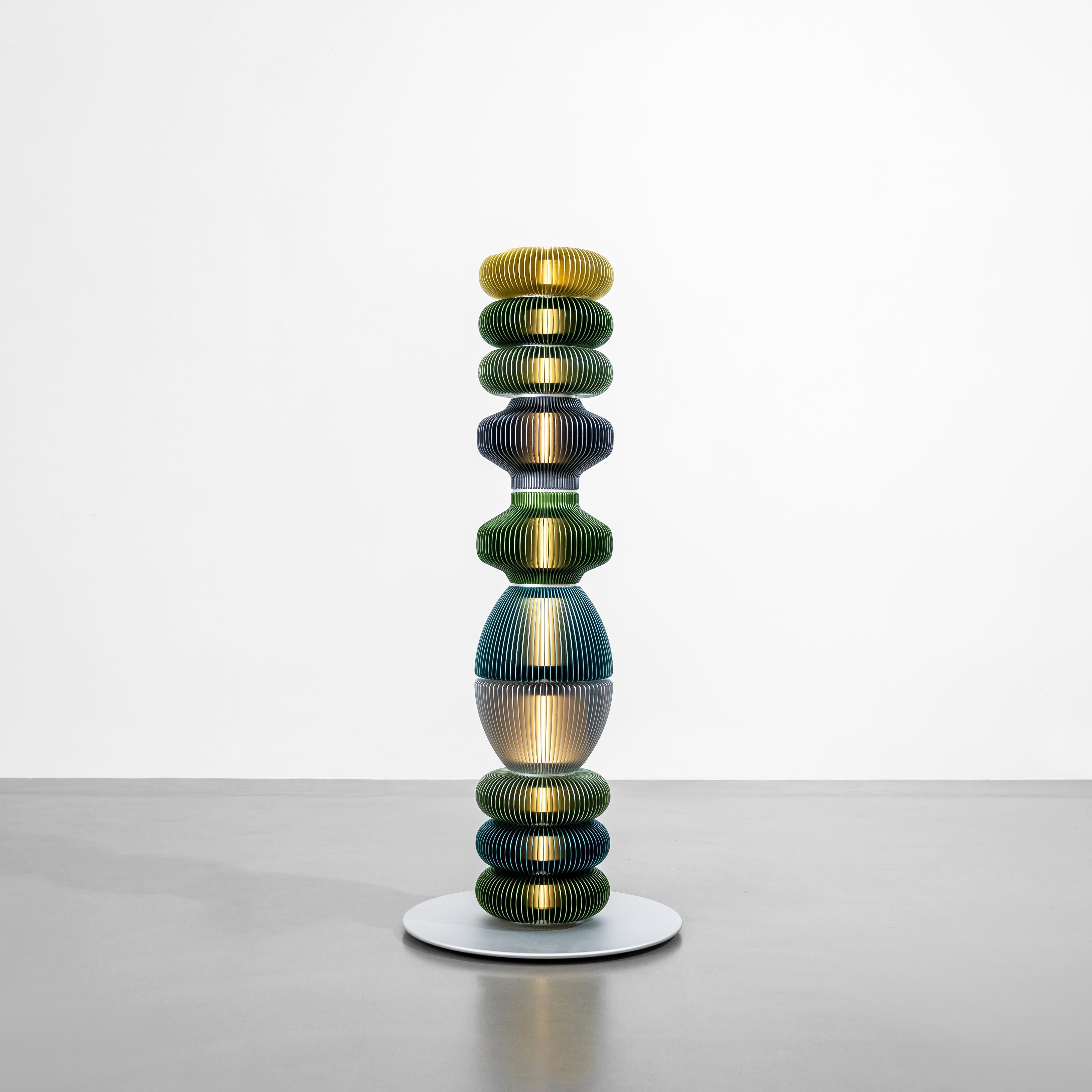 TOTEM-12 by Michael Young, lampadaire au design Contemporary en vente 9