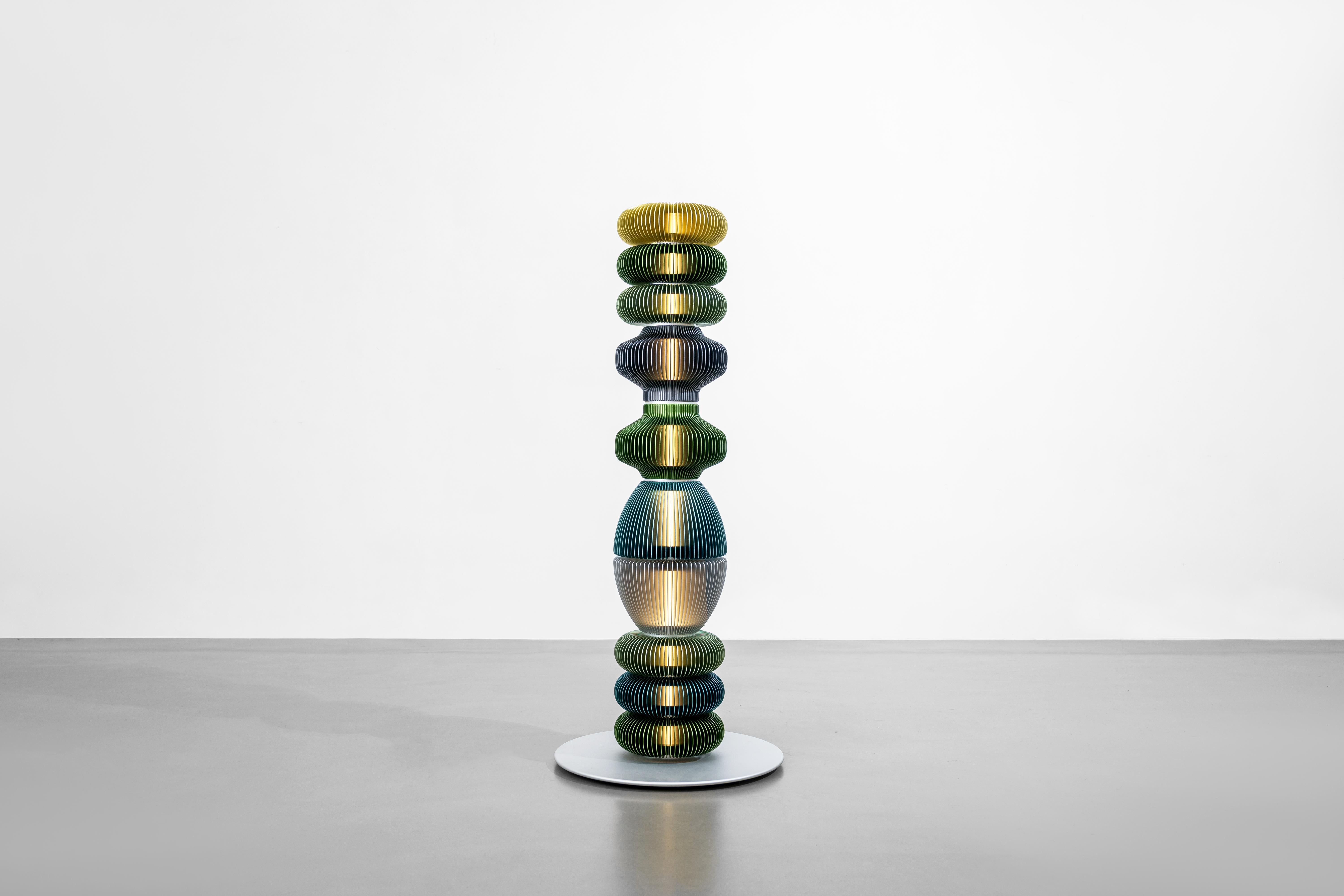 TOTEM-12 by Michael Young, lampadaire au design Contemporary Neuf - En vente à Beverly Hills, CA