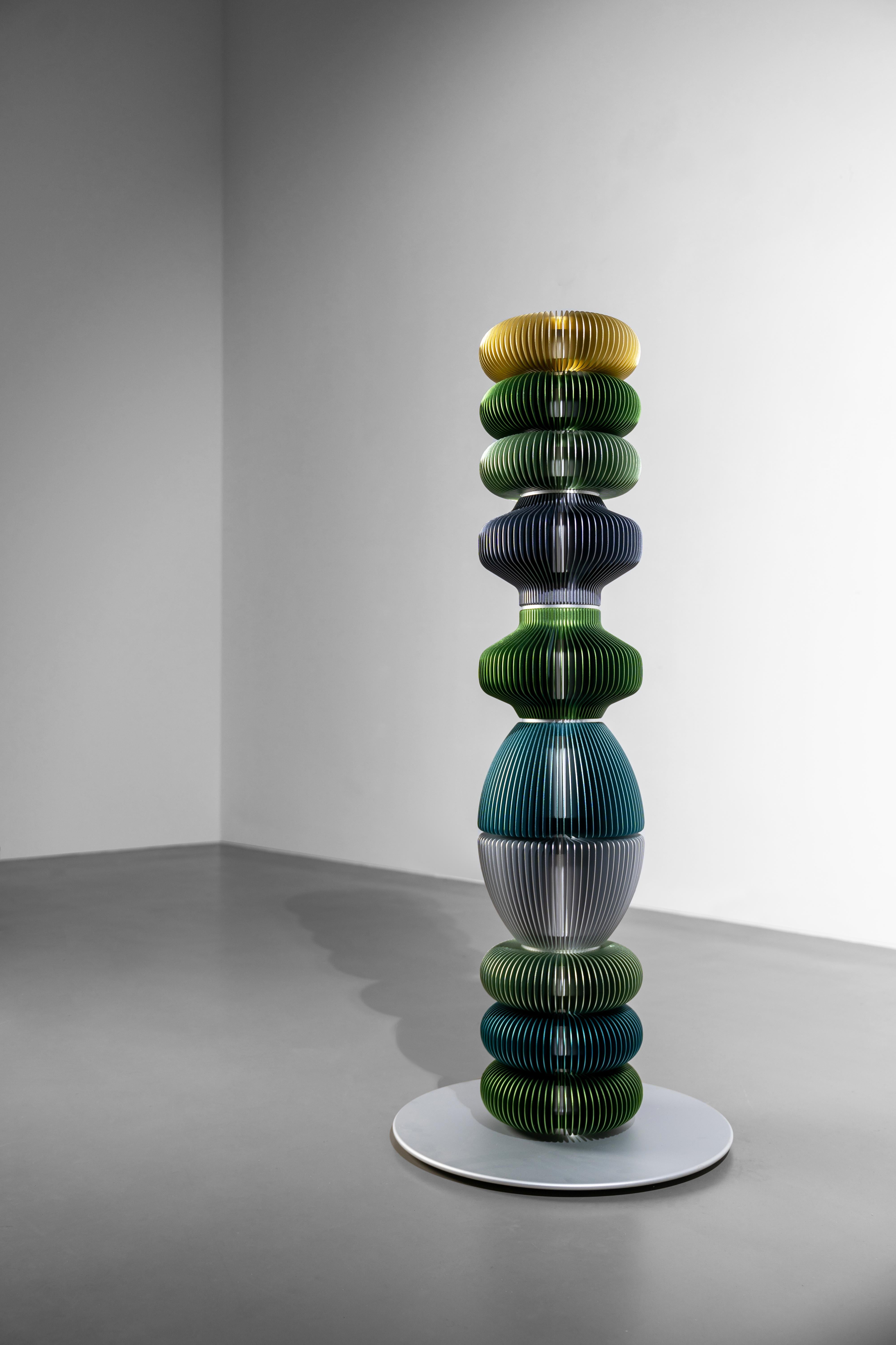 TOTEM-12 by Michael Young, lampadaire au design Contemporary en vente 1