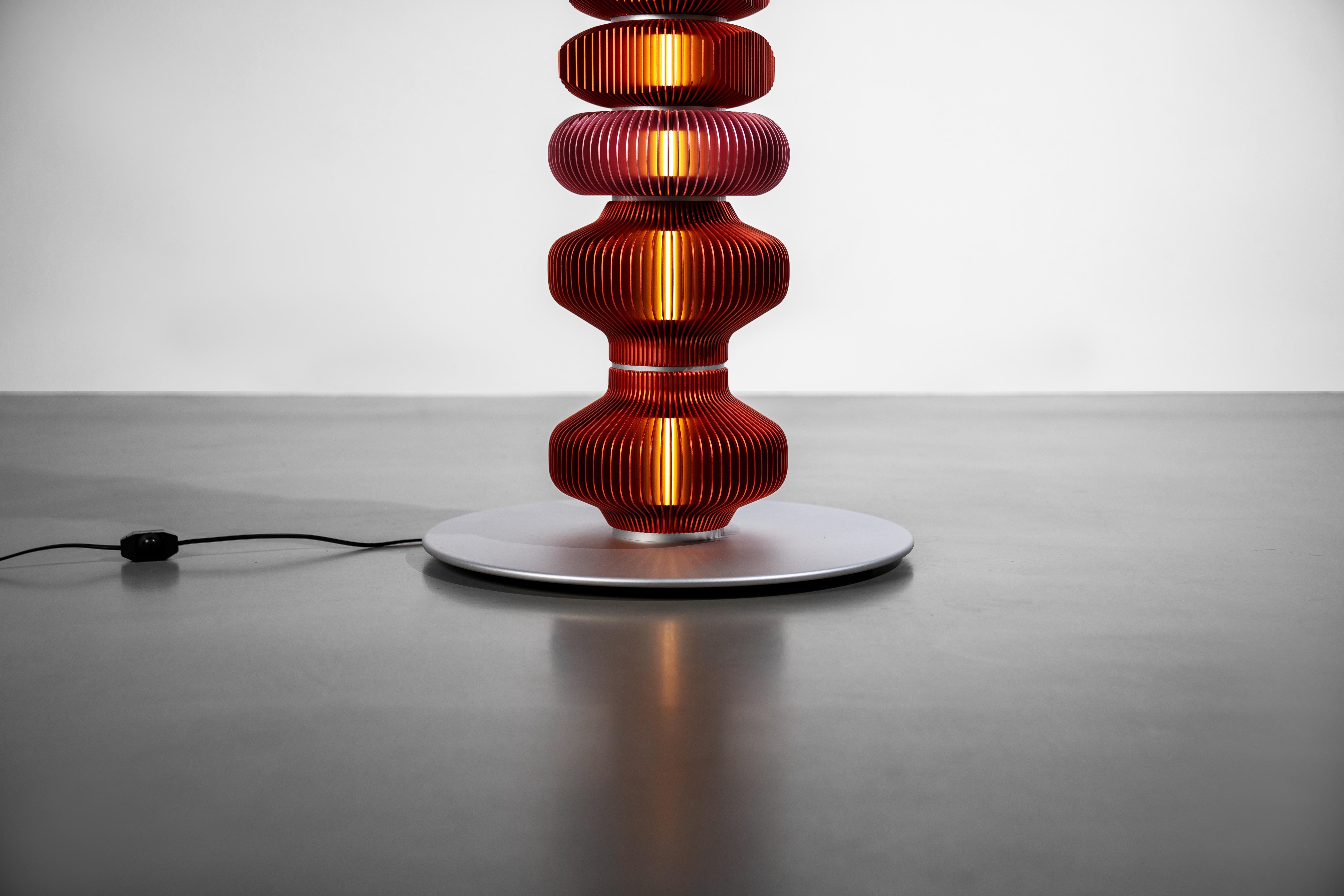 TOTEM-13 di Michael Young, lampada da terra dal design contemporaneo in vendita 6