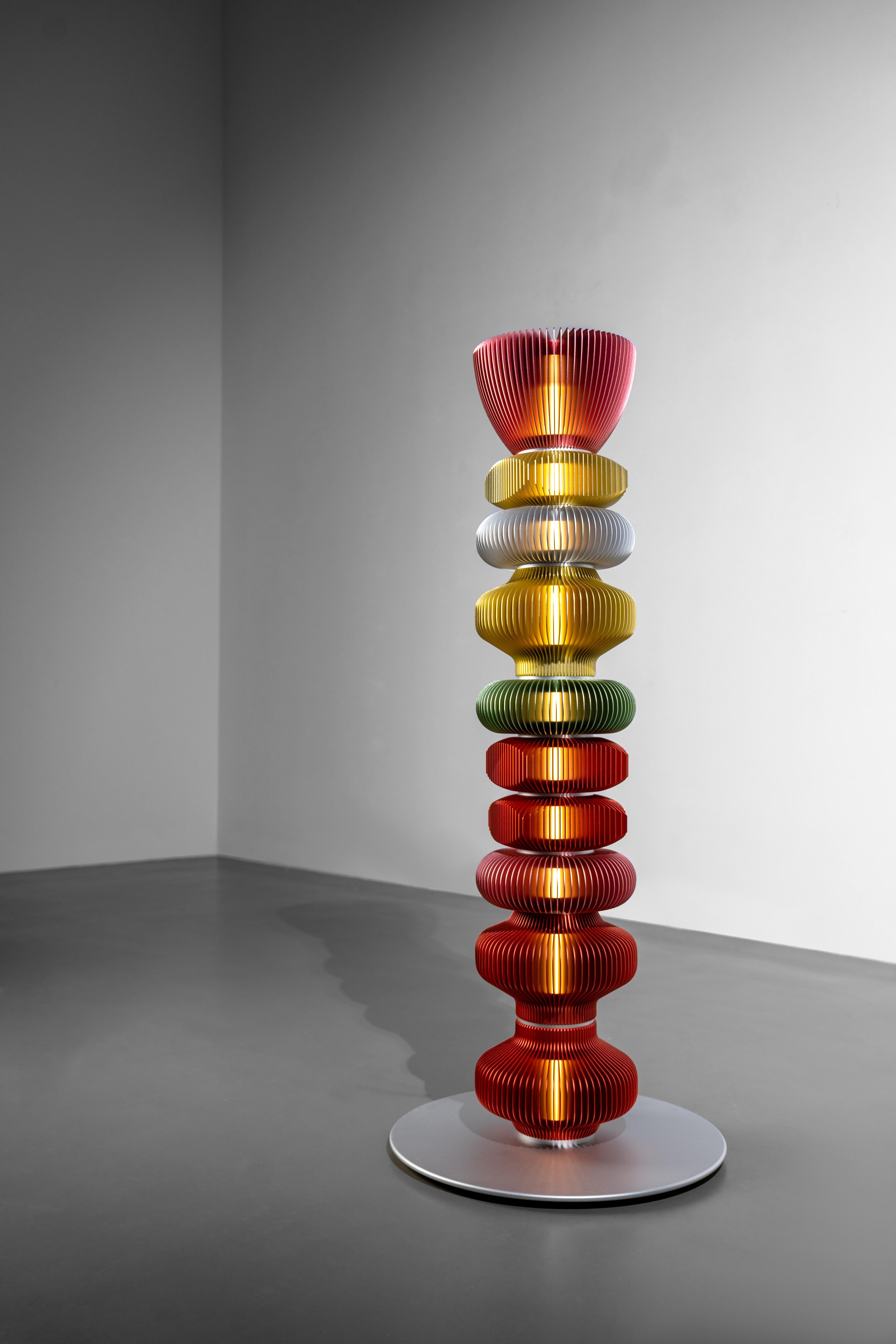 TOTEM-13 di Michael Young, lampada da terra dal design contemporaneo in vendita 1