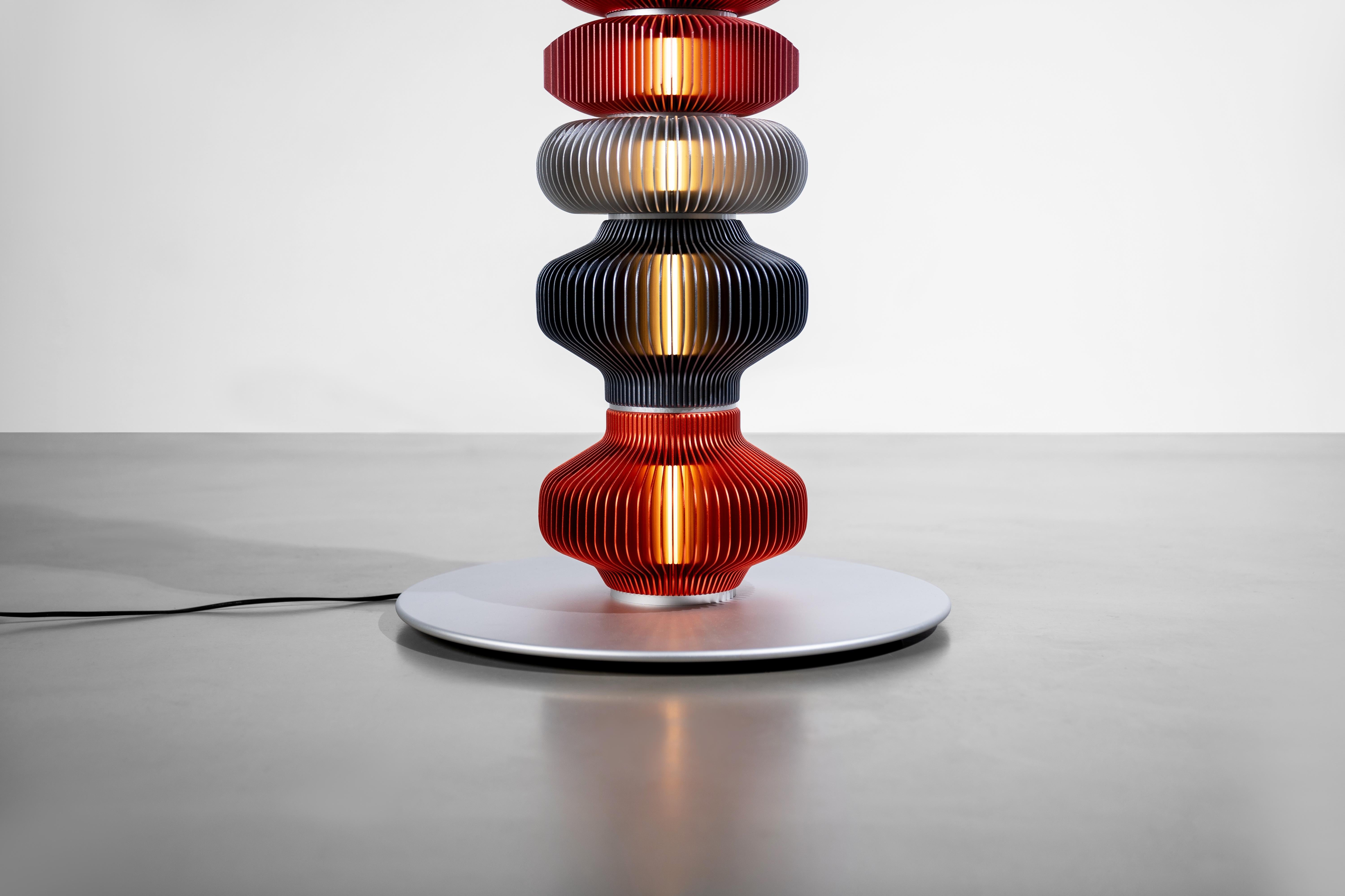 TOTEM-15 by Michael Young, lampadaire au design Contemporary en vente 3