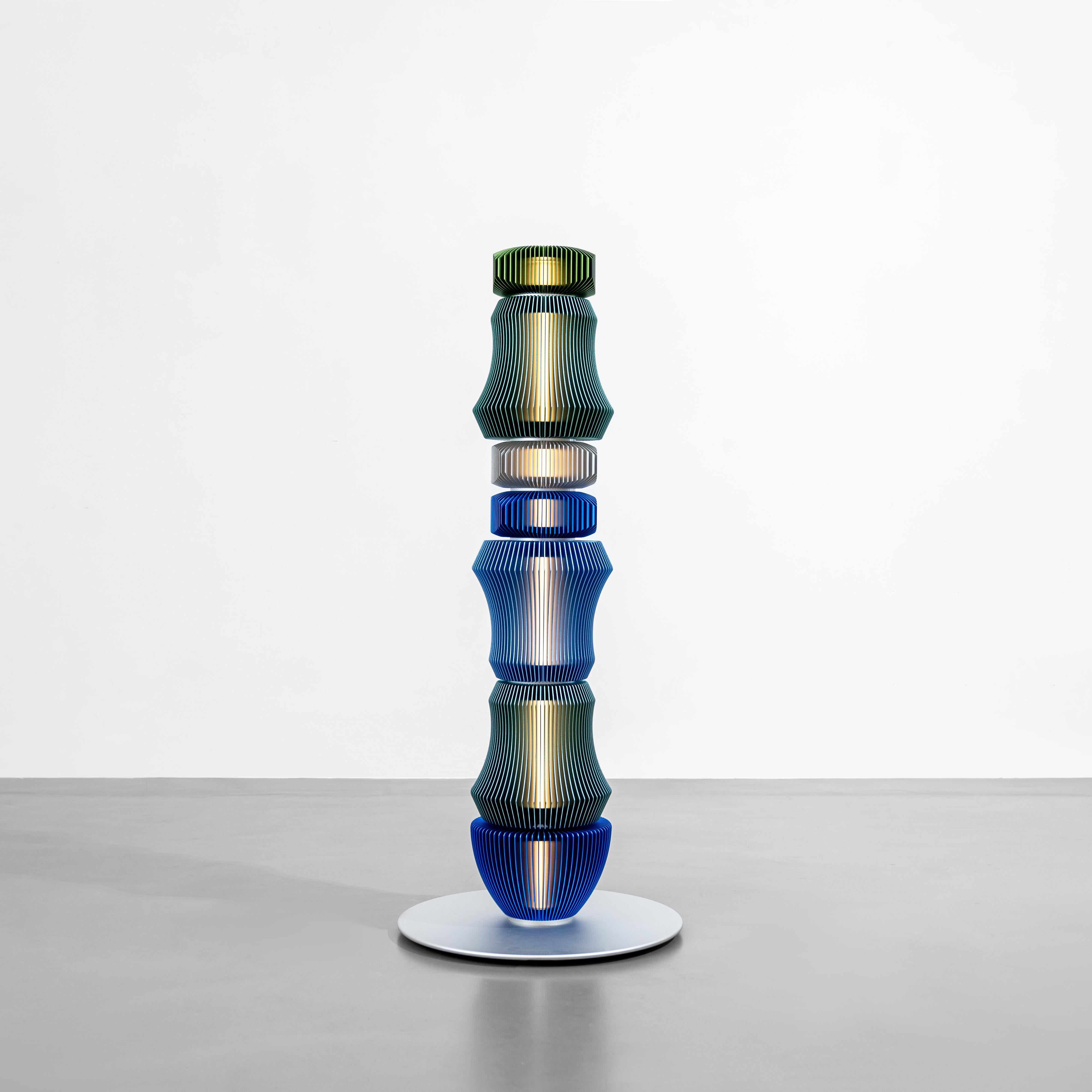 TOTEM-2 by Michael Young, Lámpara de pie de diseño contemporáneo en venta 7
