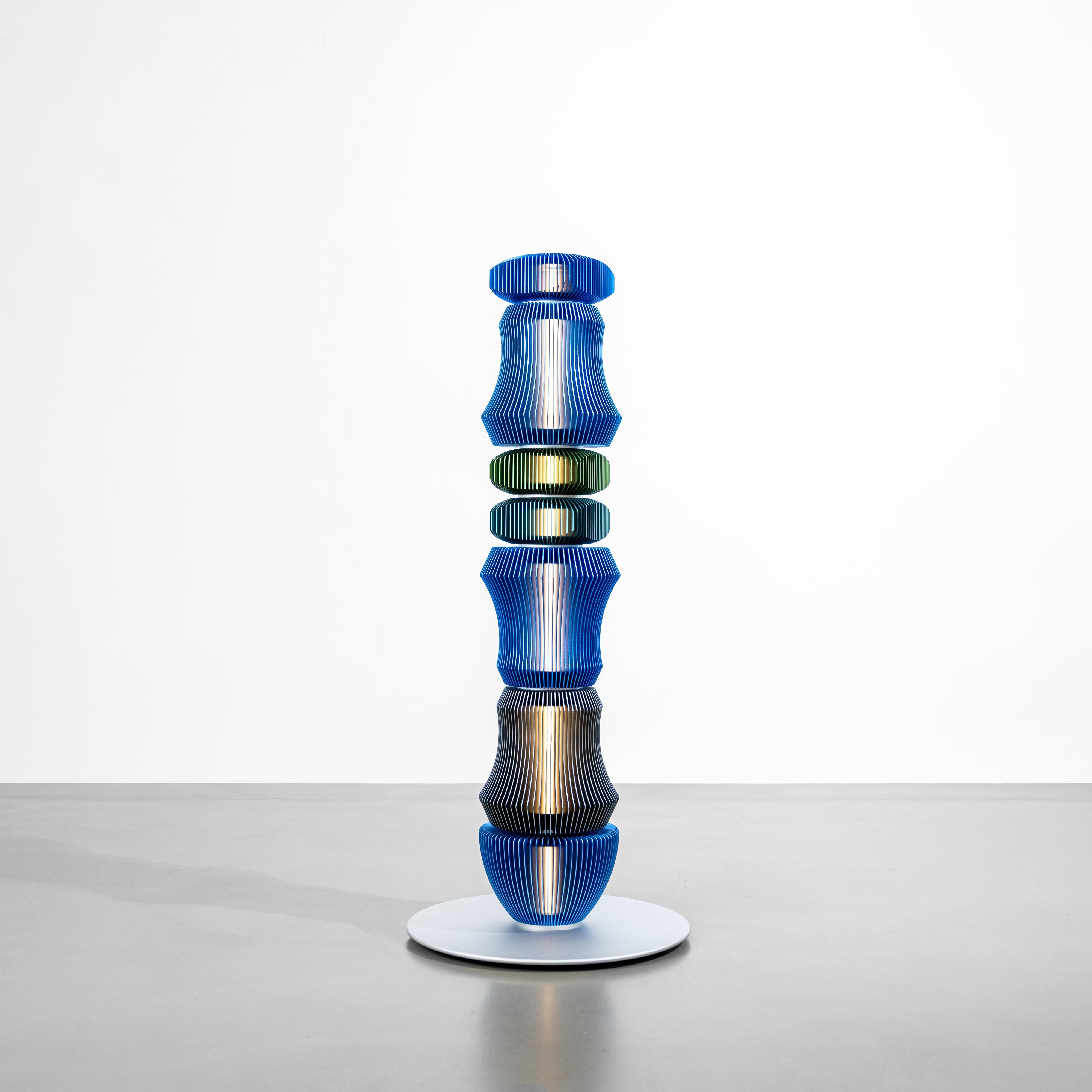 TOTEM-3 by Michael Young, Lámpara de pie de diseño contemporáneo en venta 7