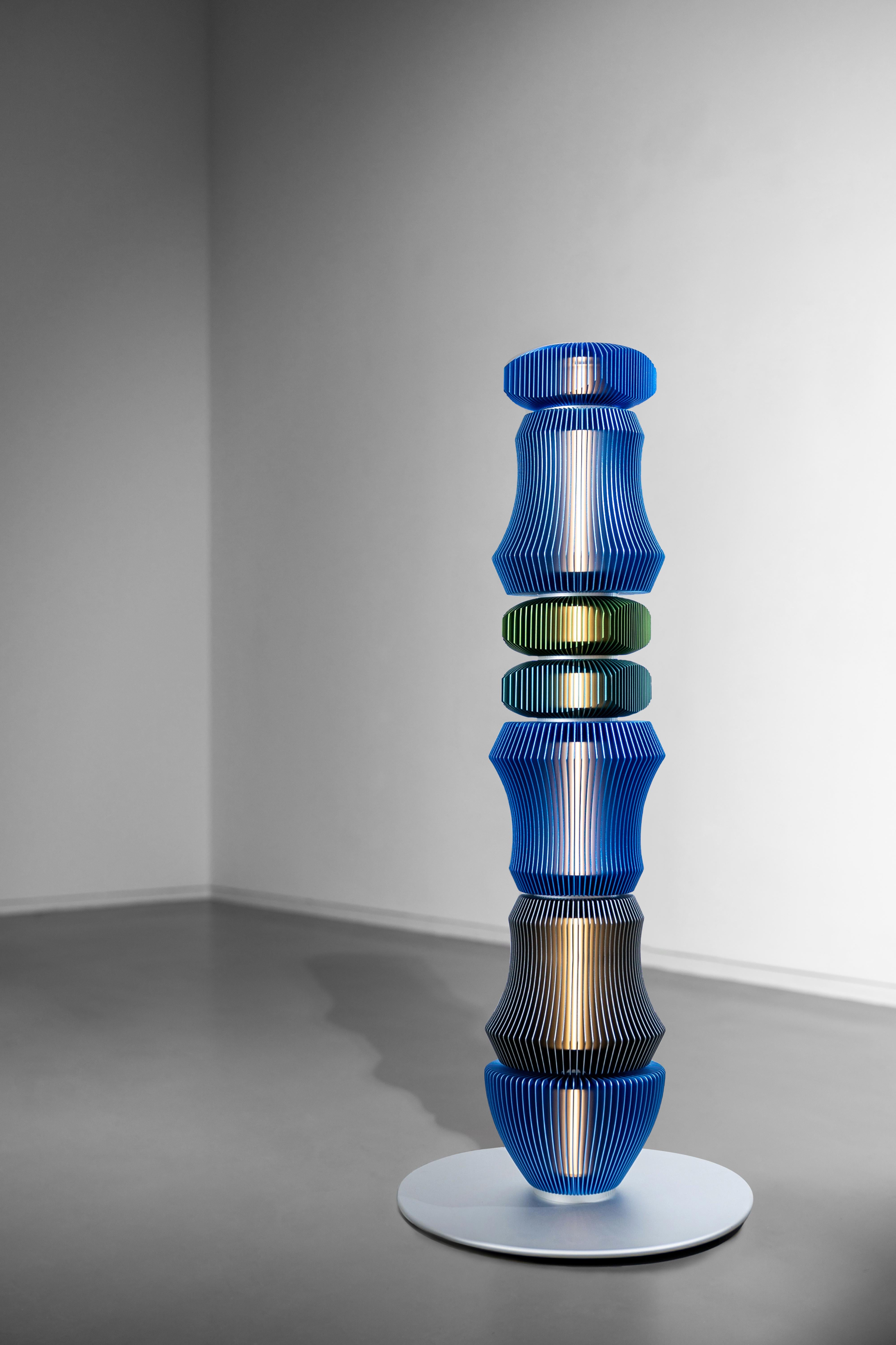 TOTEM-3 by Michael Young, Lámpara de pie de diseño contemporáneo en venta 2