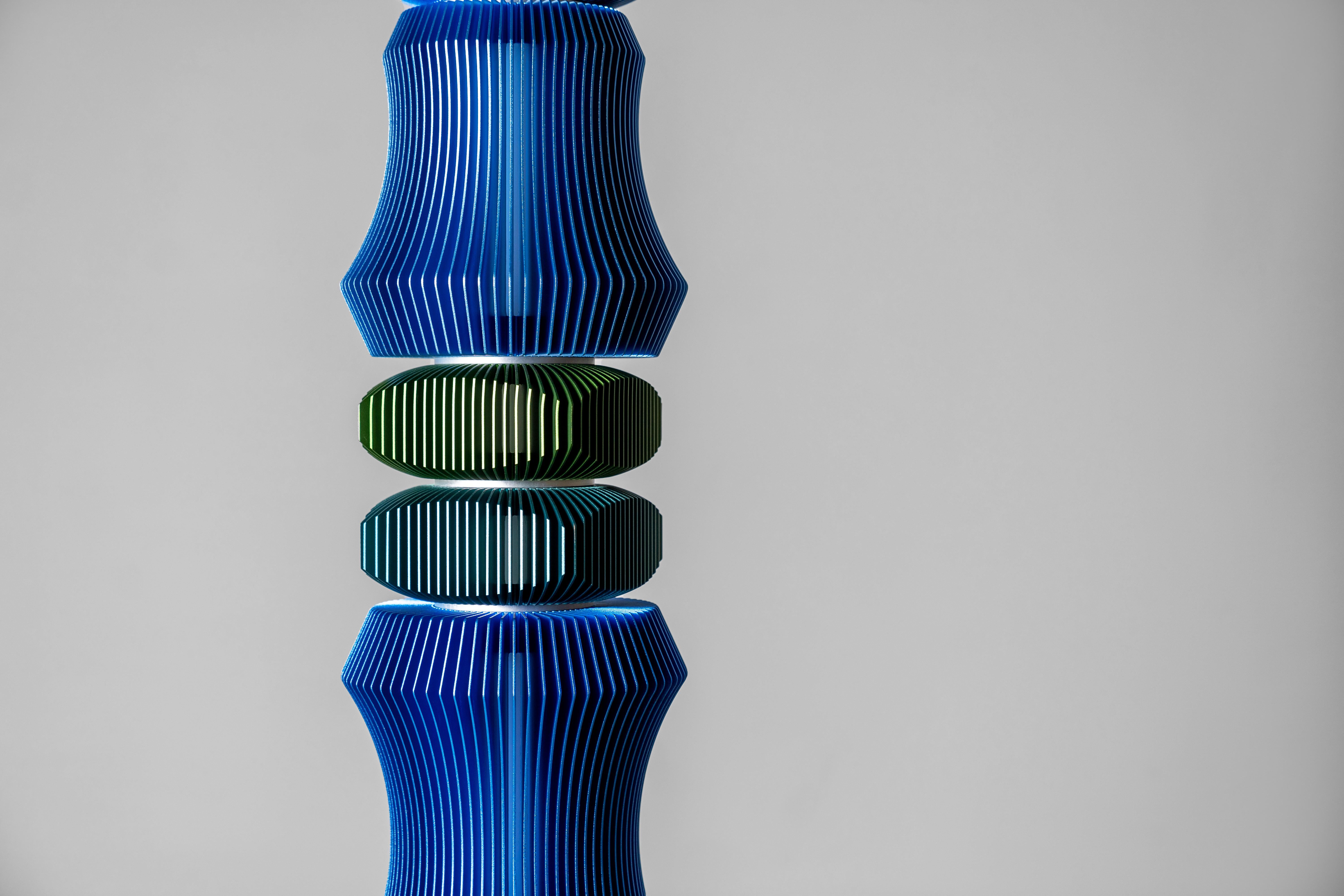 TOTEM-3 by Michael Young, Lámpara de pie de diseño contemporáneo en venta 4
