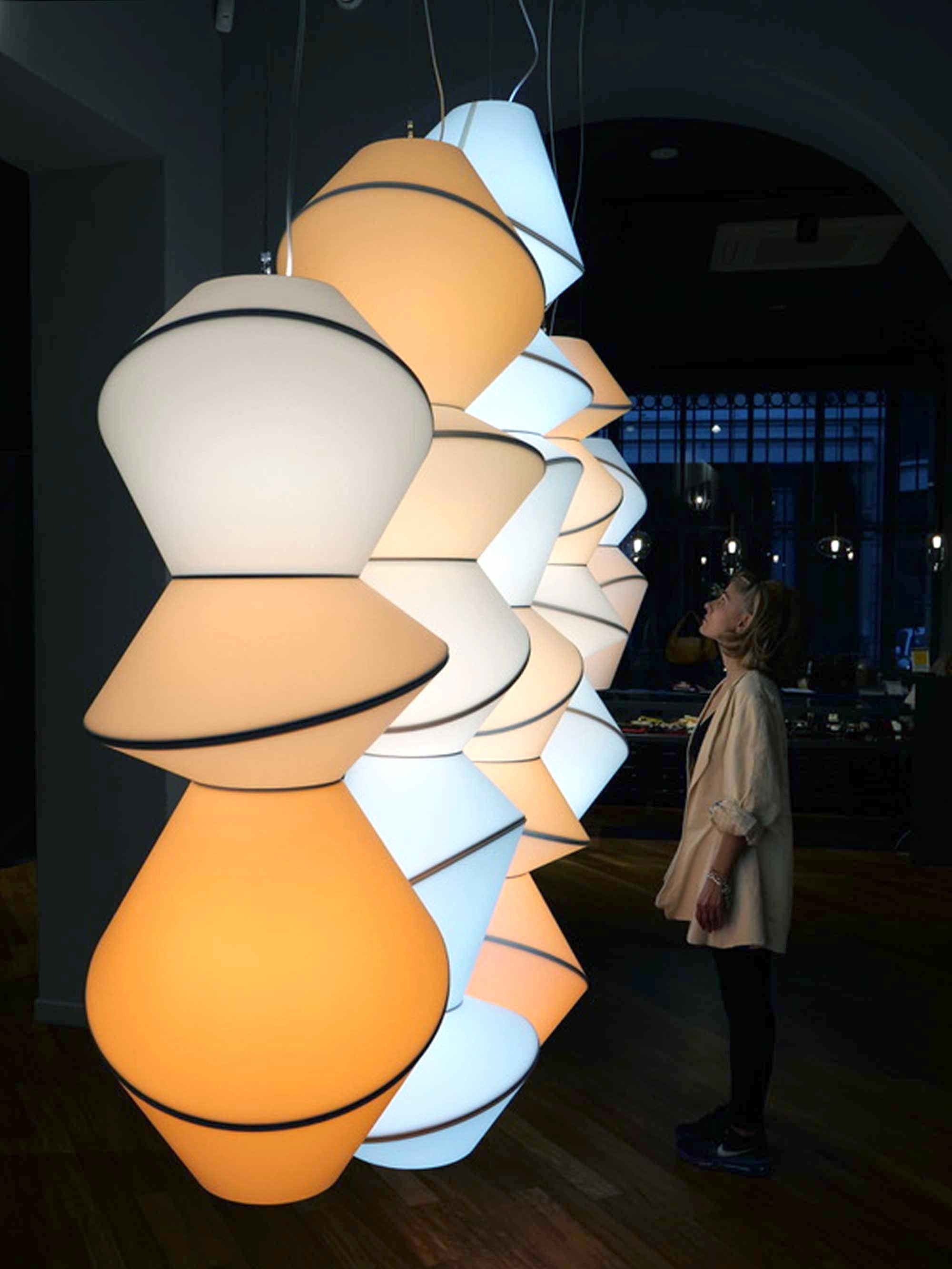Plafonnier Totem 3 pièces de Merel Karhof & Marc Trotereau Neuf - En vente à Geneve, CH