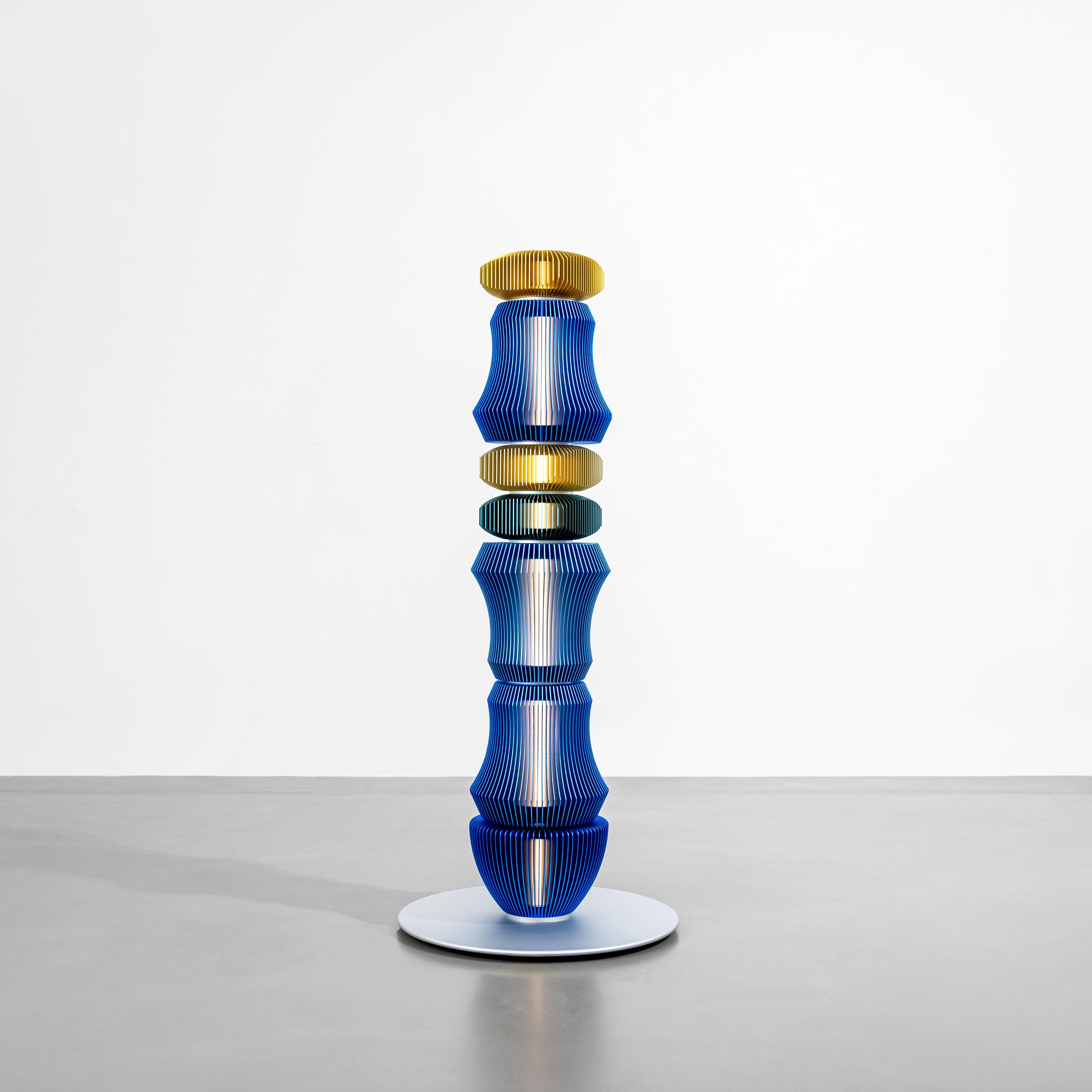 TOTEM-4 by Michael Young, lampadaire au design Contemporary en vente 8