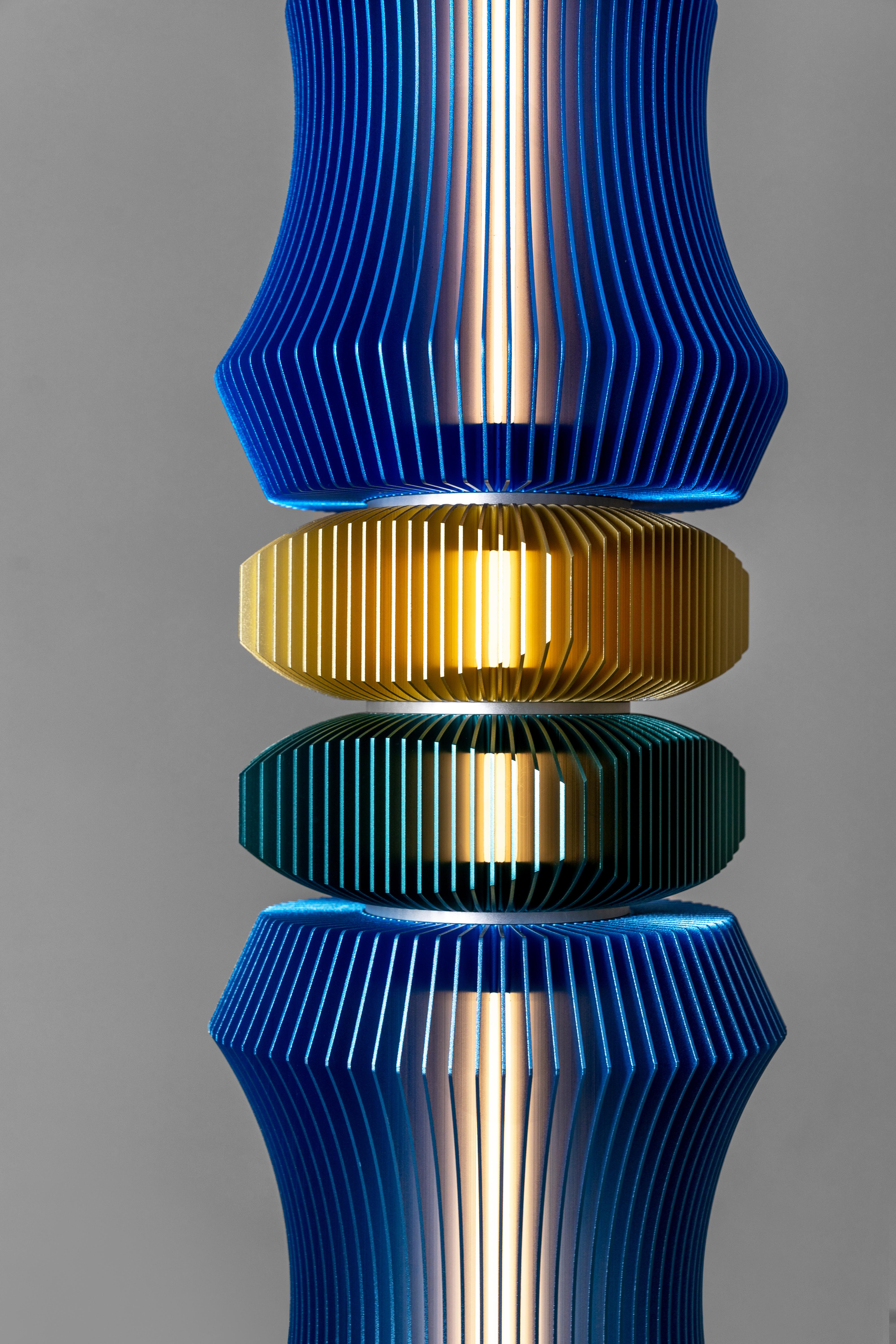 TOTEM-4 by Michael Young, lampadaire au design Contemporary en vente 3
