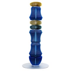 TOTEM-4 di Michael Young, lampada da terra dal design contemporaneo