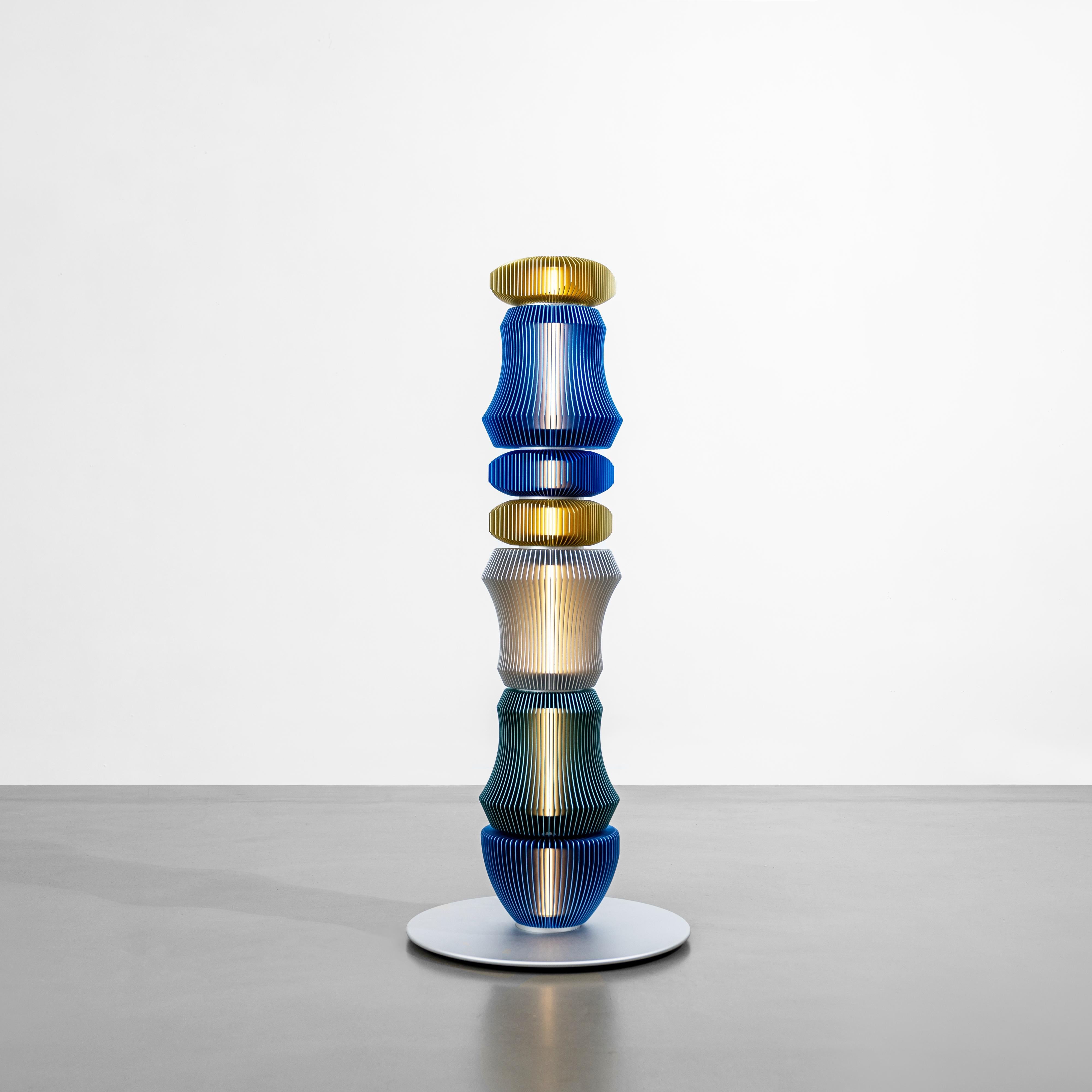 TOTEM-5 by Michael Young, lampadaire au design Contemporary en vente 7