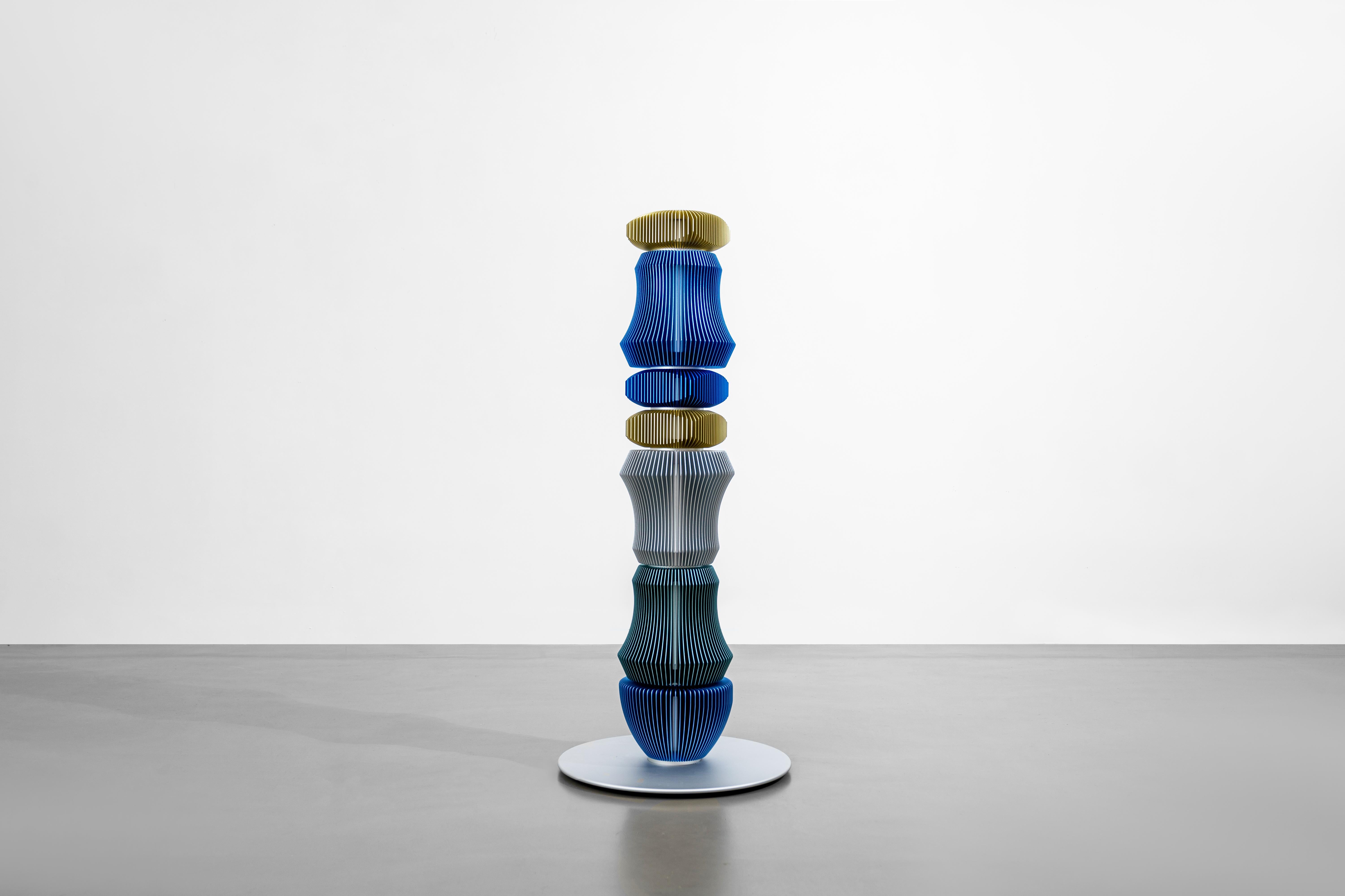 TOTEM-5 by Michael Young, lampadaire au design Contemporary Neuf - En vente à Beverly Hills, CA