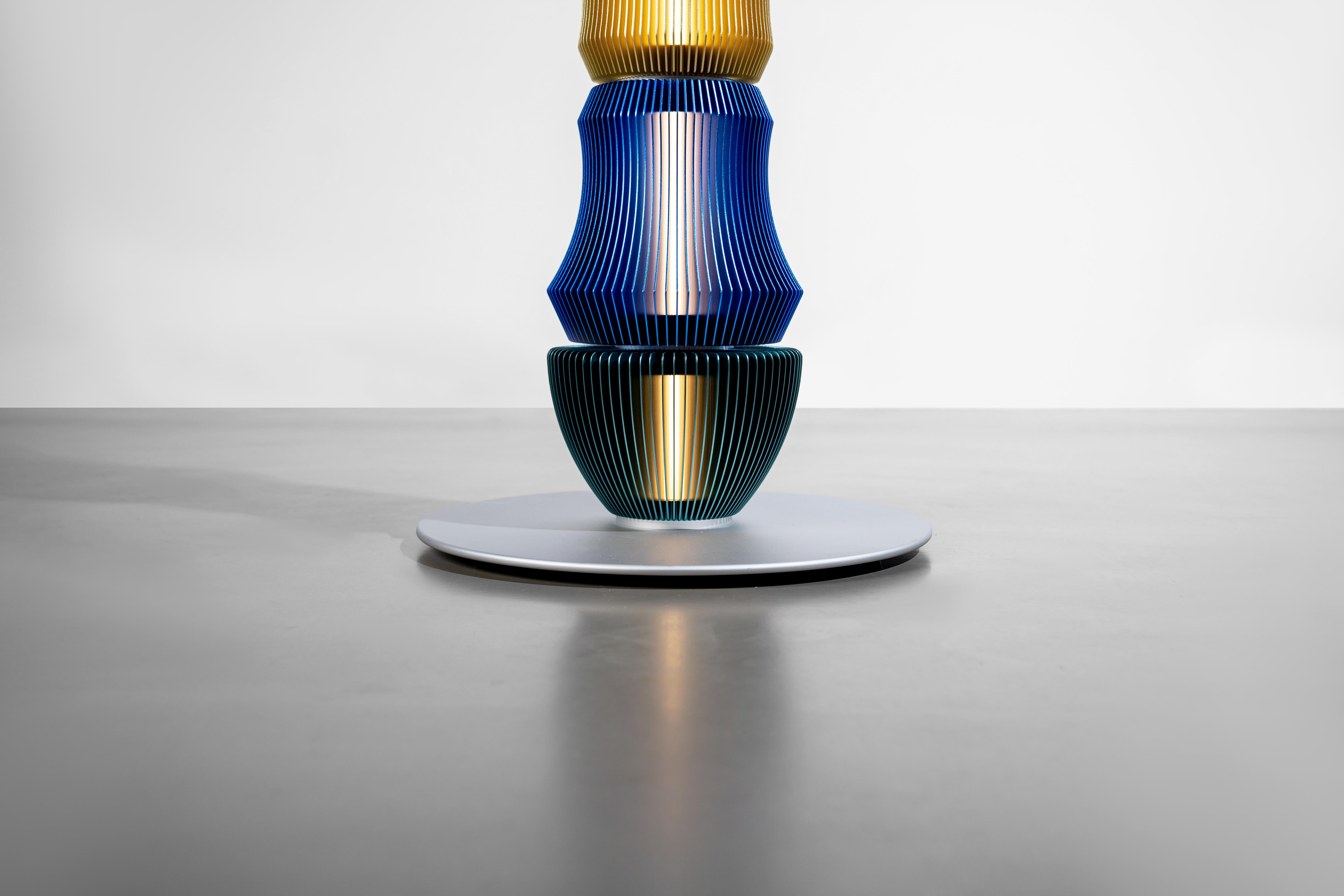 TOTEM-6 di Michael Young, lampada da terra dal design contemporaneo in vendita 6