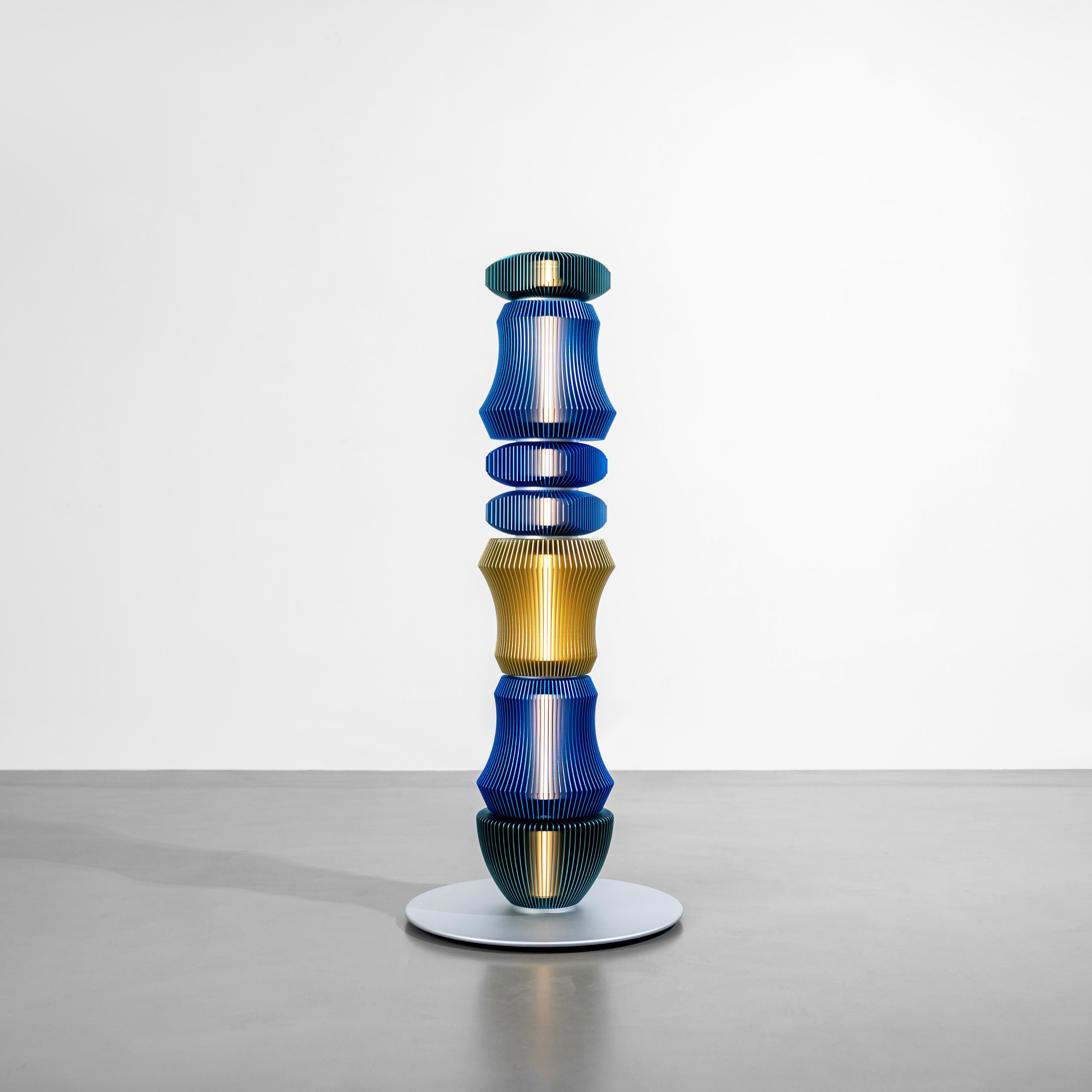 TOTEM-6 di Michael Young, lampada da terra dal design contemporaneo in vendita 7