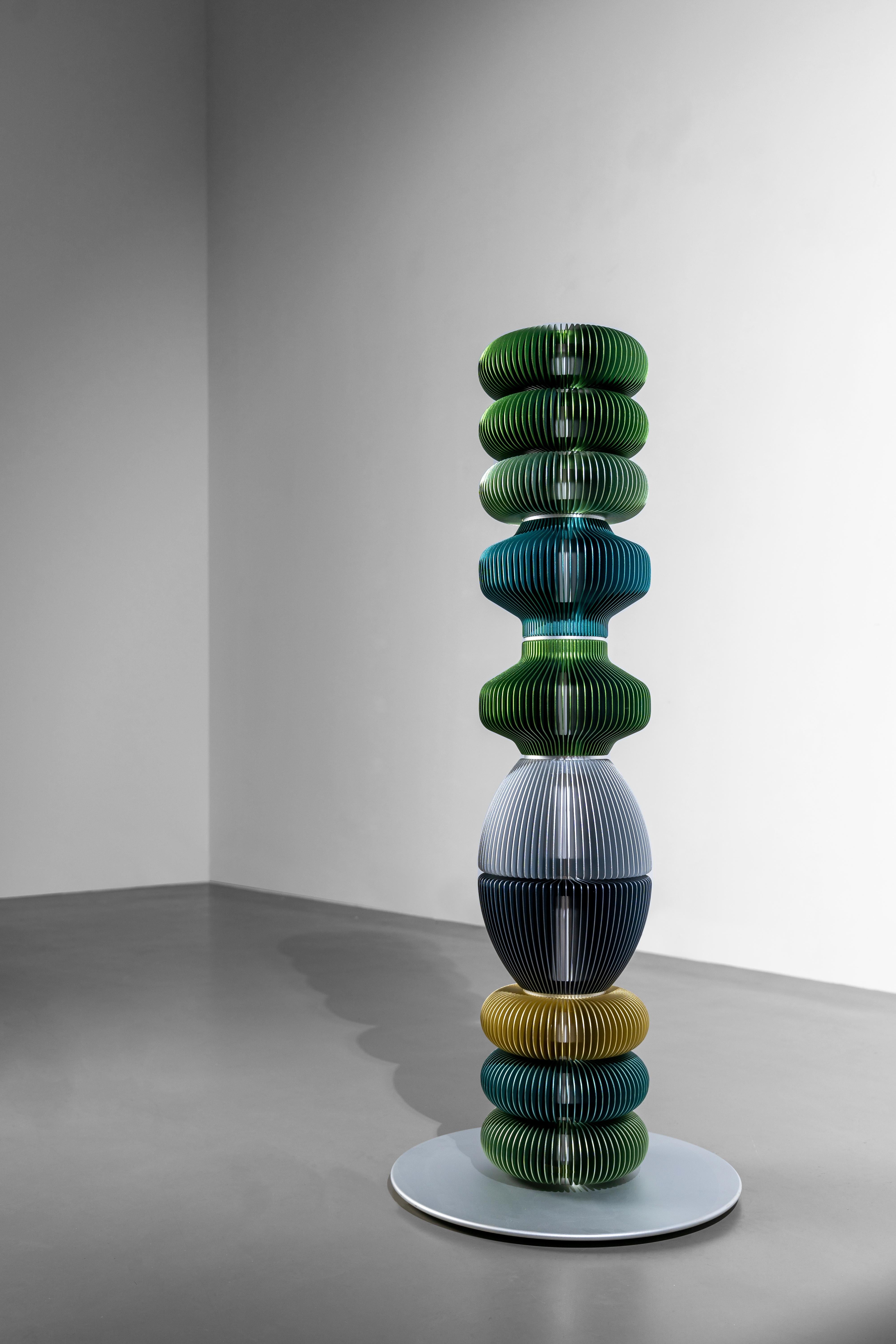 TOTEM-8 by Michael Young, lampadaire au design Contemporary en vente 2