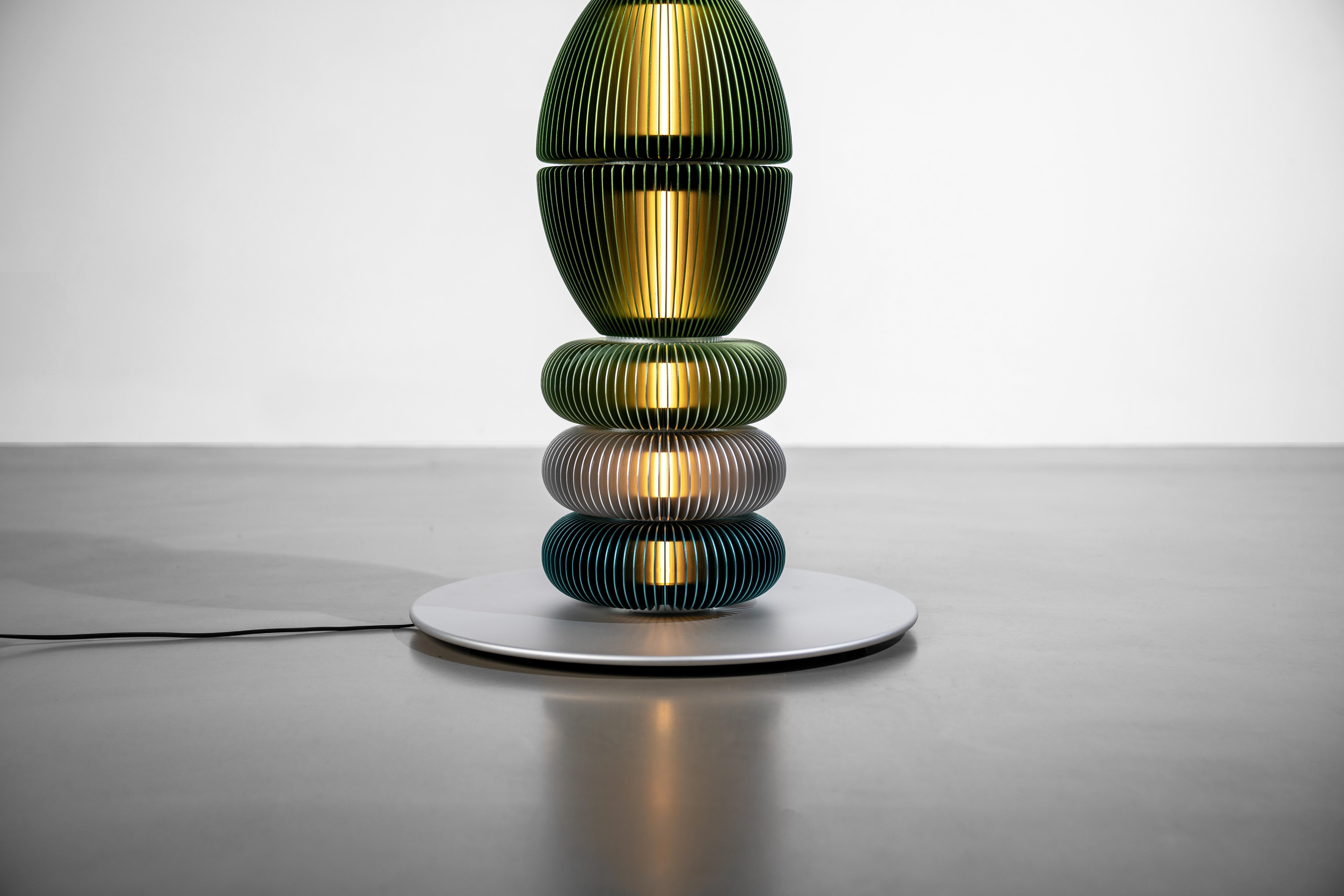 TOTEM-9 by Michael Young, lampadaire au design Contemporary en vente 7